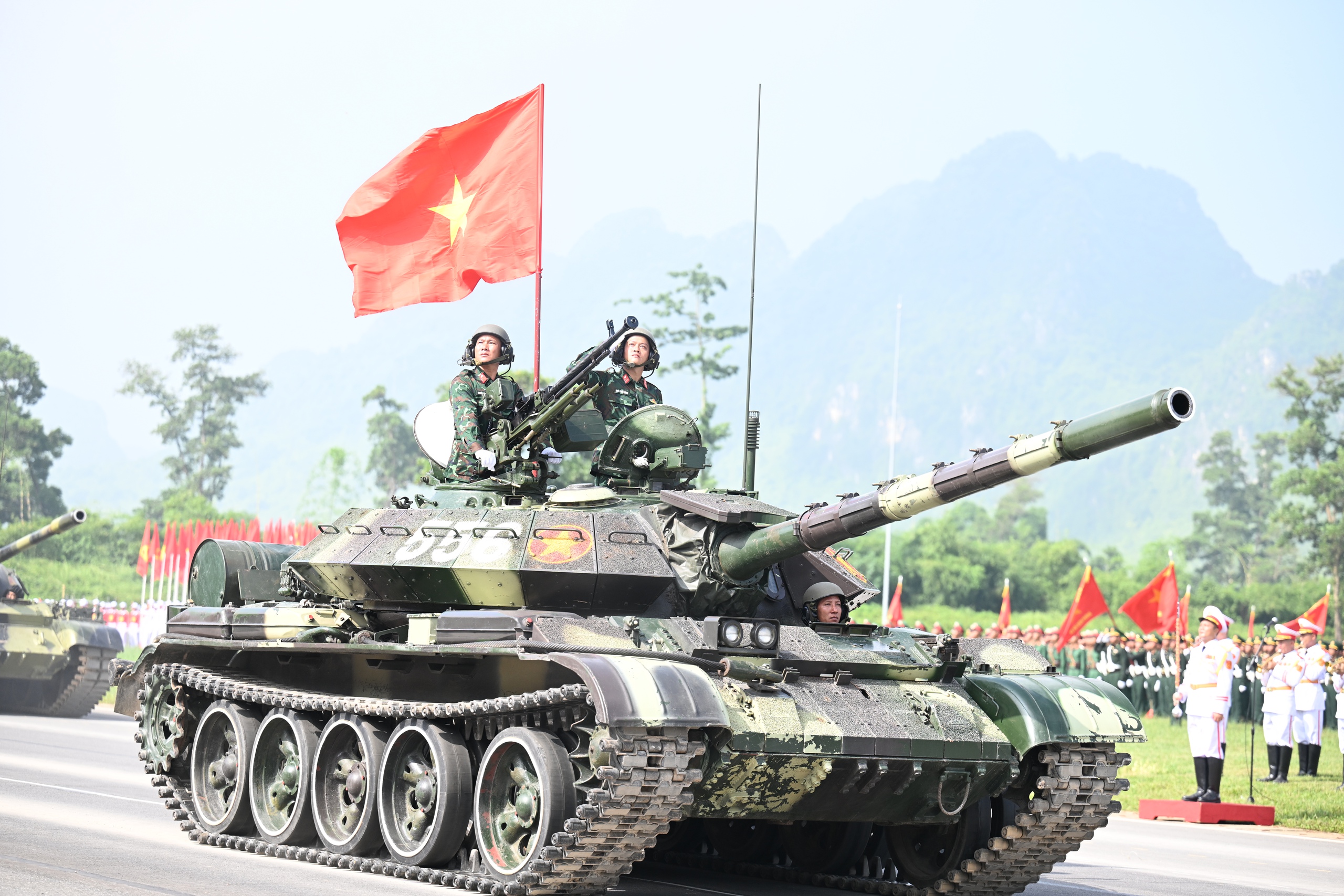 Dàn khí tài hiện đại lần đầu hợp luyện cùng khối diễu binh mừng đại lễ 2/9- Ảnh 14. Dàn khí tài hiện đại lần đầu hợp luyện cùng khối diễu binh mừng đại lễ 2/9- Ảnh 14.