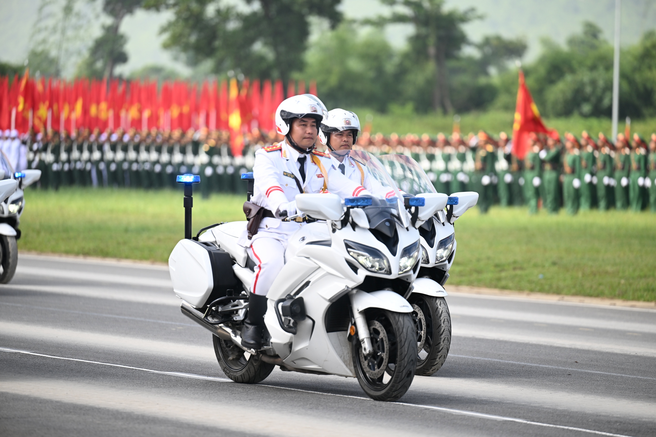 Dàn khí tài hiện đại lần đầu hợp luyện cùng khối diễu binh mừng đại lễ 2/9- Ảnh 19. Dàn khí tài hiện đại lần đầu hợp luyện cùng khối diễu binh mừng đại lễ 2/9- Ảnh 19.