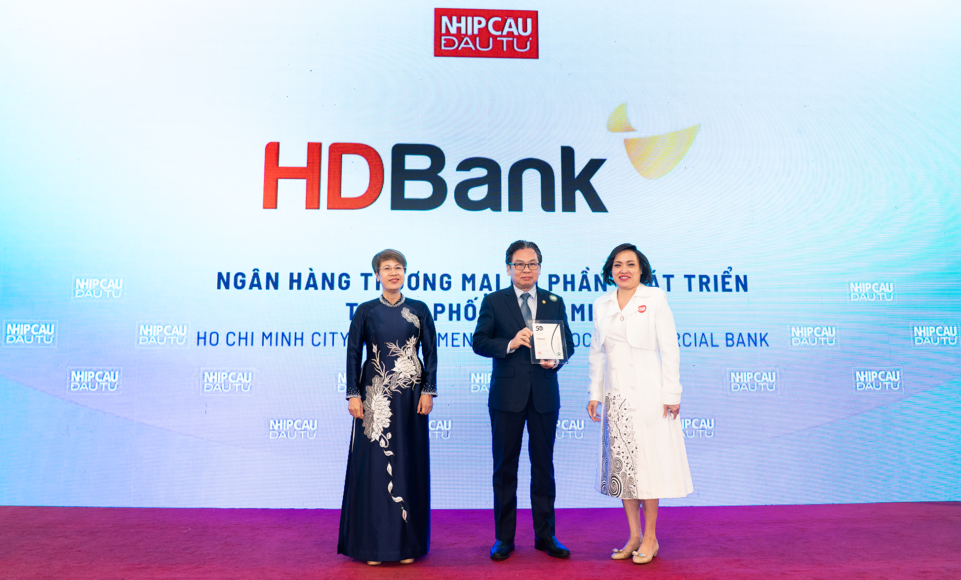 HDBank ghi dấu ấn mạnh mẽ với ba giải thưởng lớn trong nước và quốc tế- Ảnh 1.