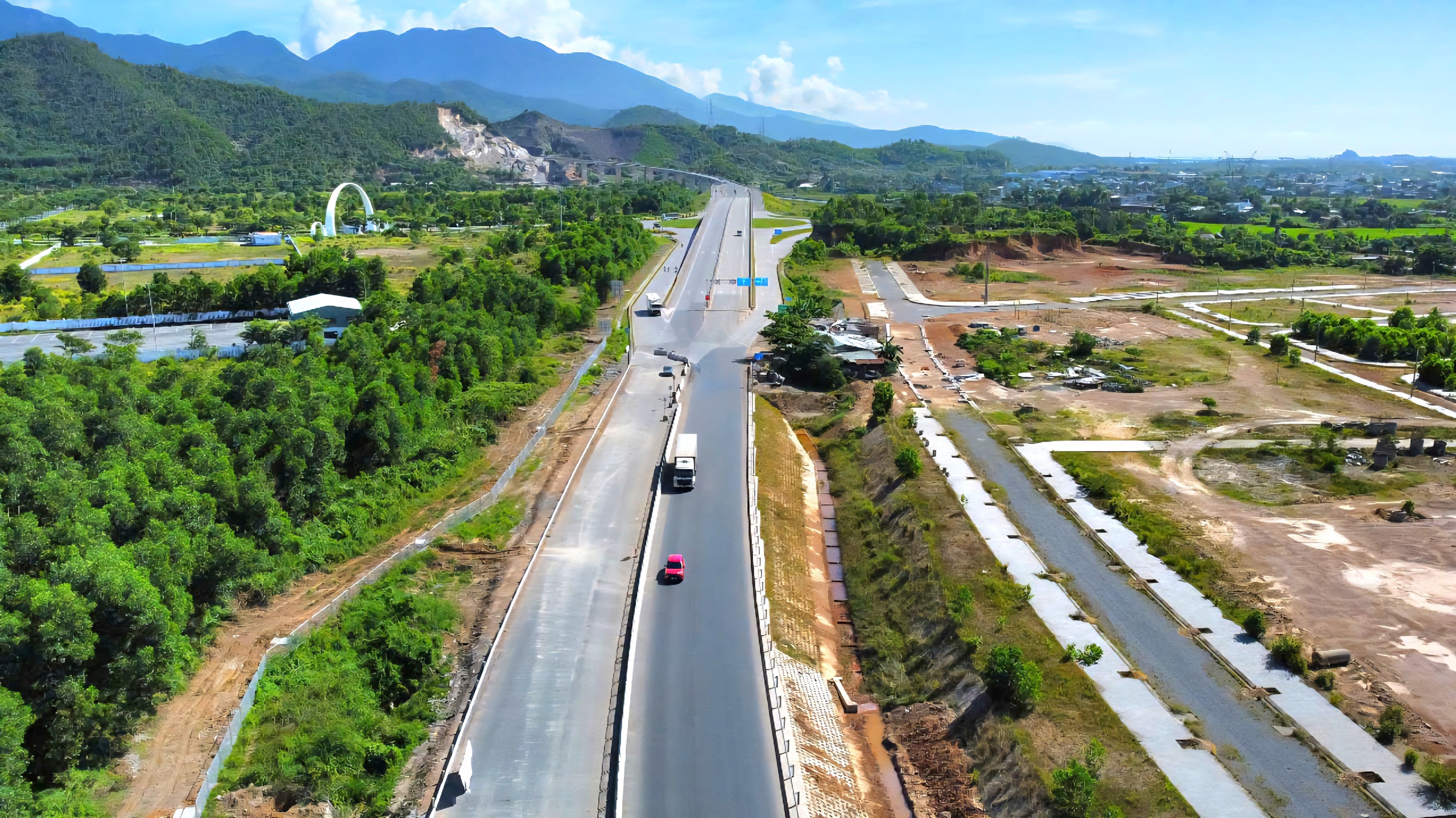 Thứ trưởng Nguyễn Việt Hùng: Hoàn thành tuyến chính cao tốc Hòa Liên - Túy Loan trước 19/8- Ảnh 2.