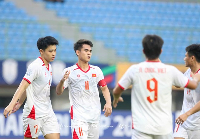 U23 Đông Nam Á: Thắng dễ Lào, U23 Việt Nam chiếm ngôi đầu bảng- Ảnh 1.