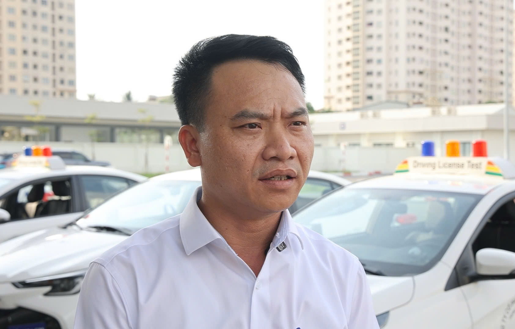 Hà Nội: Nhiều học viên xin lùi sát hạch lái xe vì sợ trượt- Ảnh 12. Hà Nội: Nhiều học viên xin lùi sát hạch lái xe vì sợ trượt- Ảnh 12.