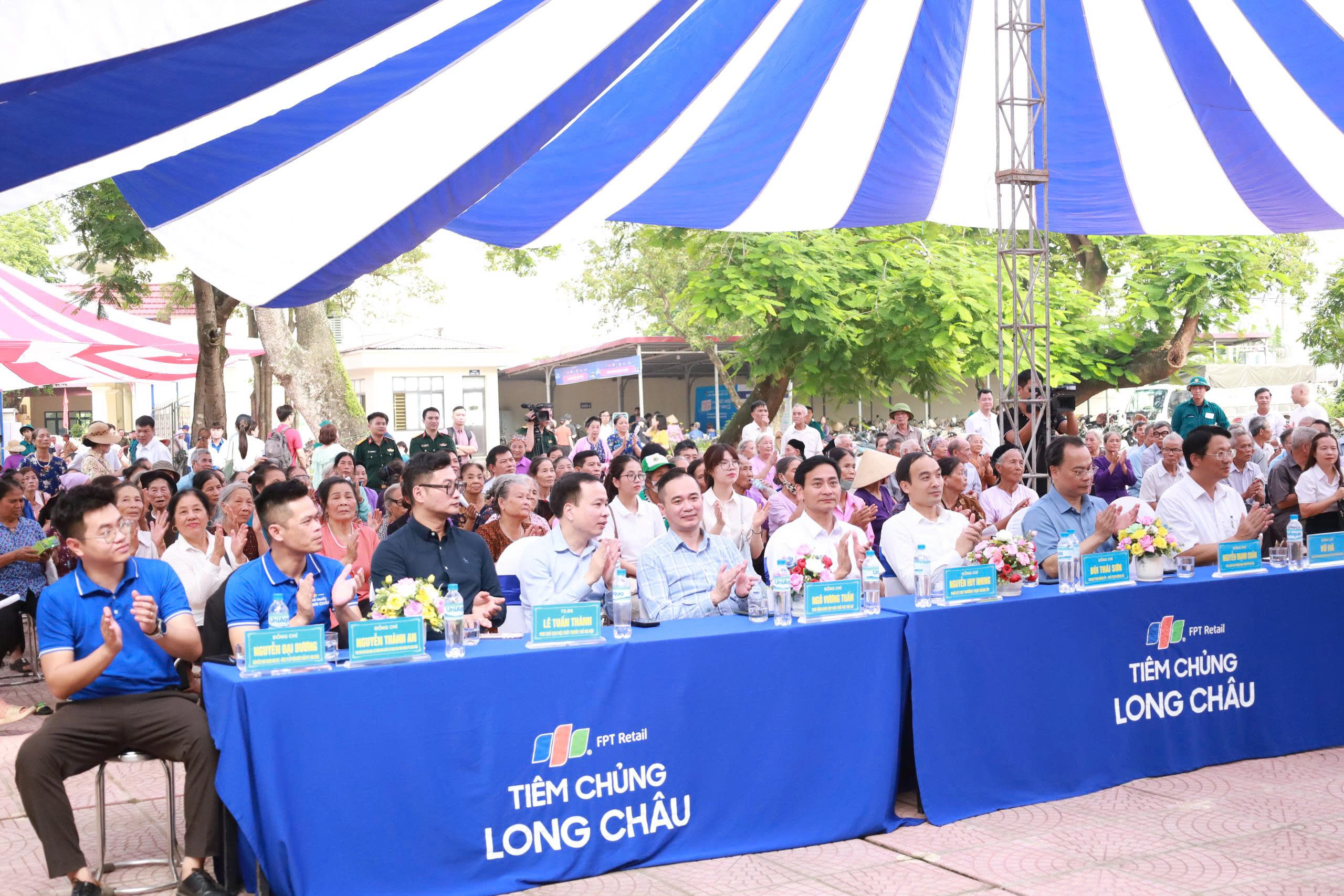 Xã đầu tiên trên cả nước khám sức khỏe miễn phí cho toàn bộ người dân- Ảnh 1. Xã đầu tiên trên cả nước khám sức khỏe miễn phí cho toàn bộ người dân- Ảnh 1.