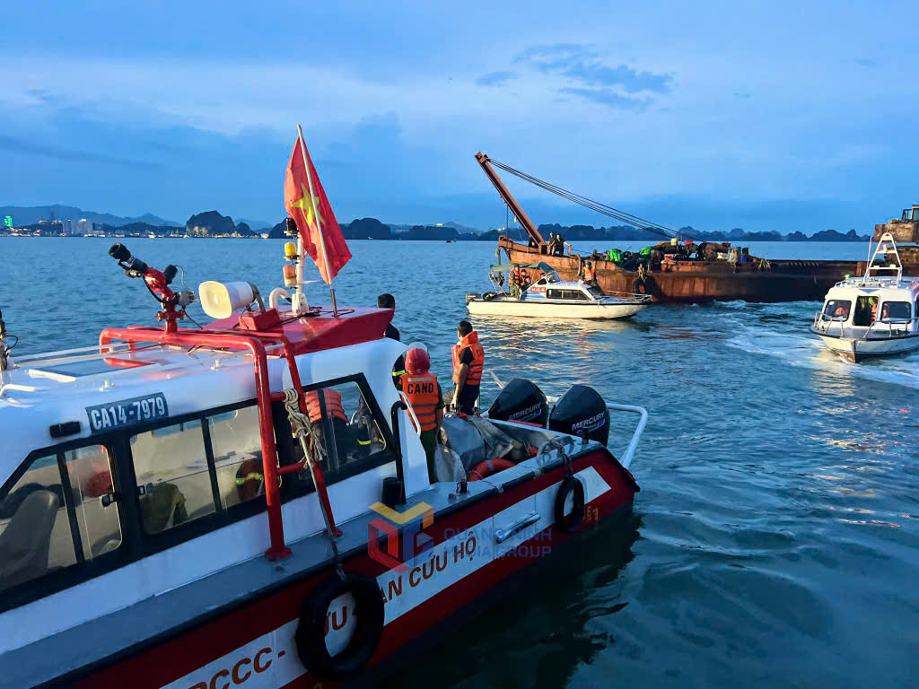 Thủ tướng yêu cầu khẩn trương cứu nạn, khắc phục hậu quả vụ lật tàu tại Quảng Ninh- Ảnh 6.