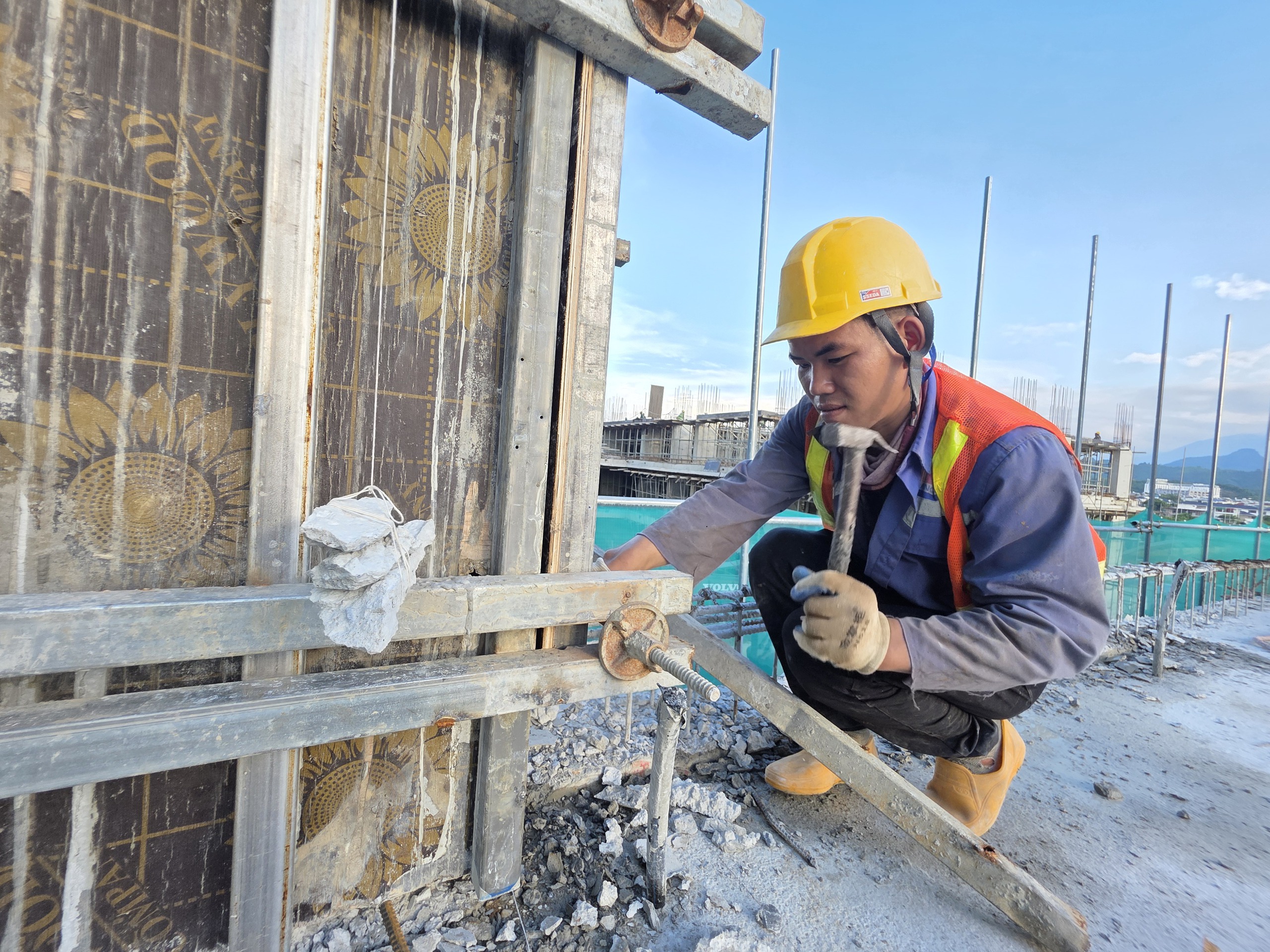 Tăng tốc về đích trên công trường nhà ở xã hội ở Lào Cai- Ảnh 5.