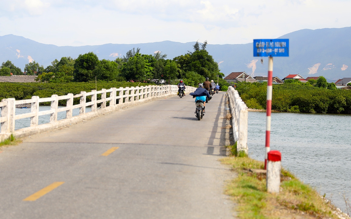 Nguy cơ sập cầu từ hai tuyến huyết mạch ở H&agrave; Tĩnh