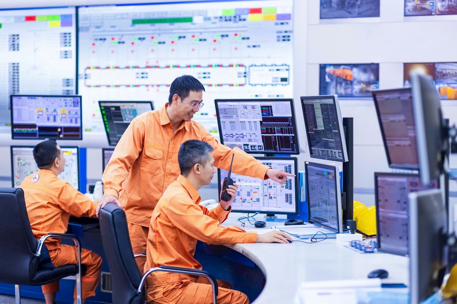 Nửa cuối năm 2025, EVNGENCO1 ưu tiên phát triển nguồn điện mới- Ảnh 2. Nửa cuối năm 2025, EVNGENCO1 ưu tiên phát triển nguồn điện mới- Ảnh 2.