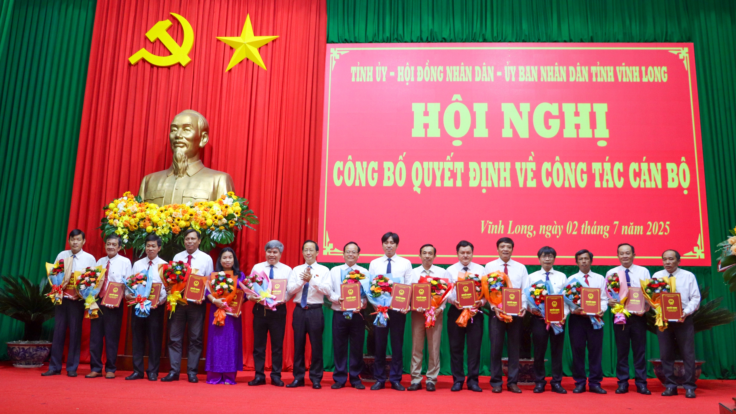 Giám đốc Sở Tài chính Bến Tre làm Giám đốc Sở Xây dựng tỉnh Vĩnh Long- Ảnh 1.