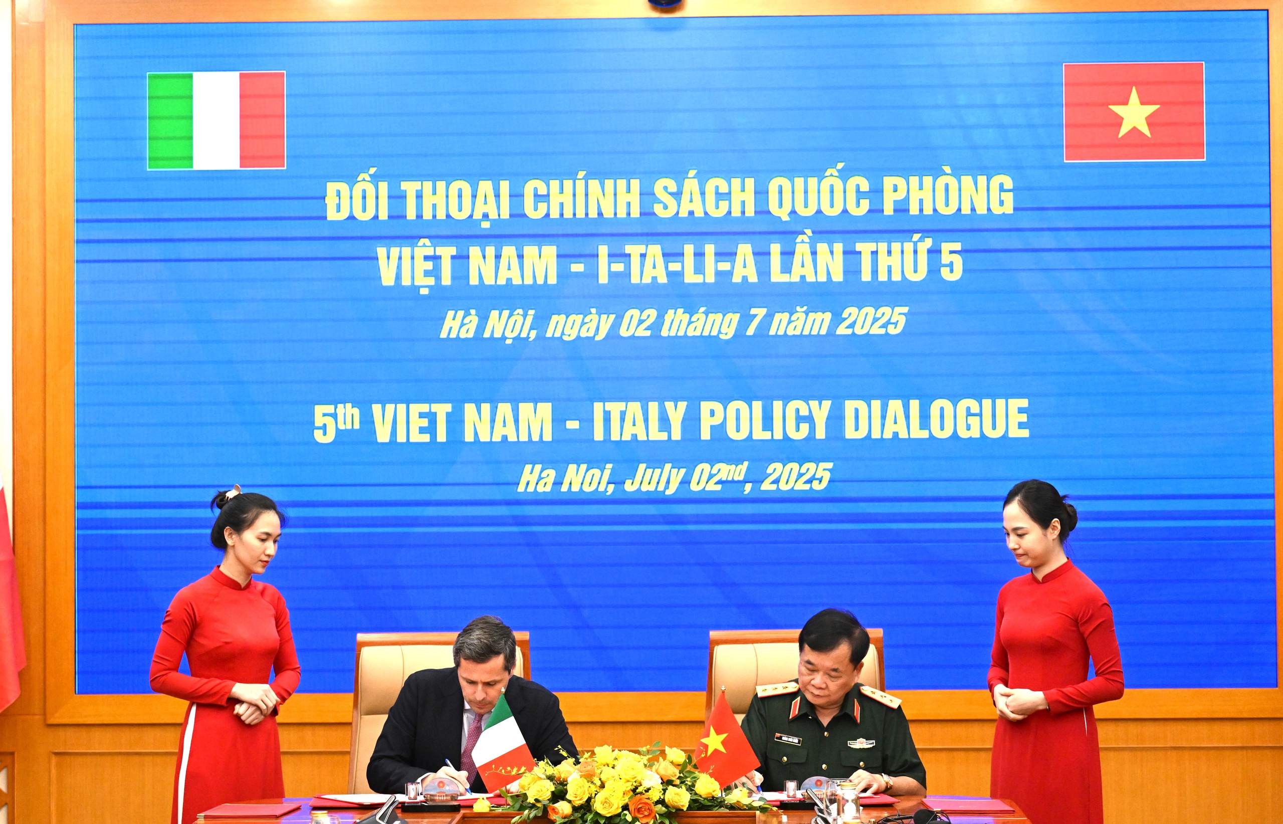 Đối thoại Quốc phòng Việt Nam - Italia lần thứ 5: Thúc đẩy hợp tác vì hòa bình và ổn định- Ảnh 4.