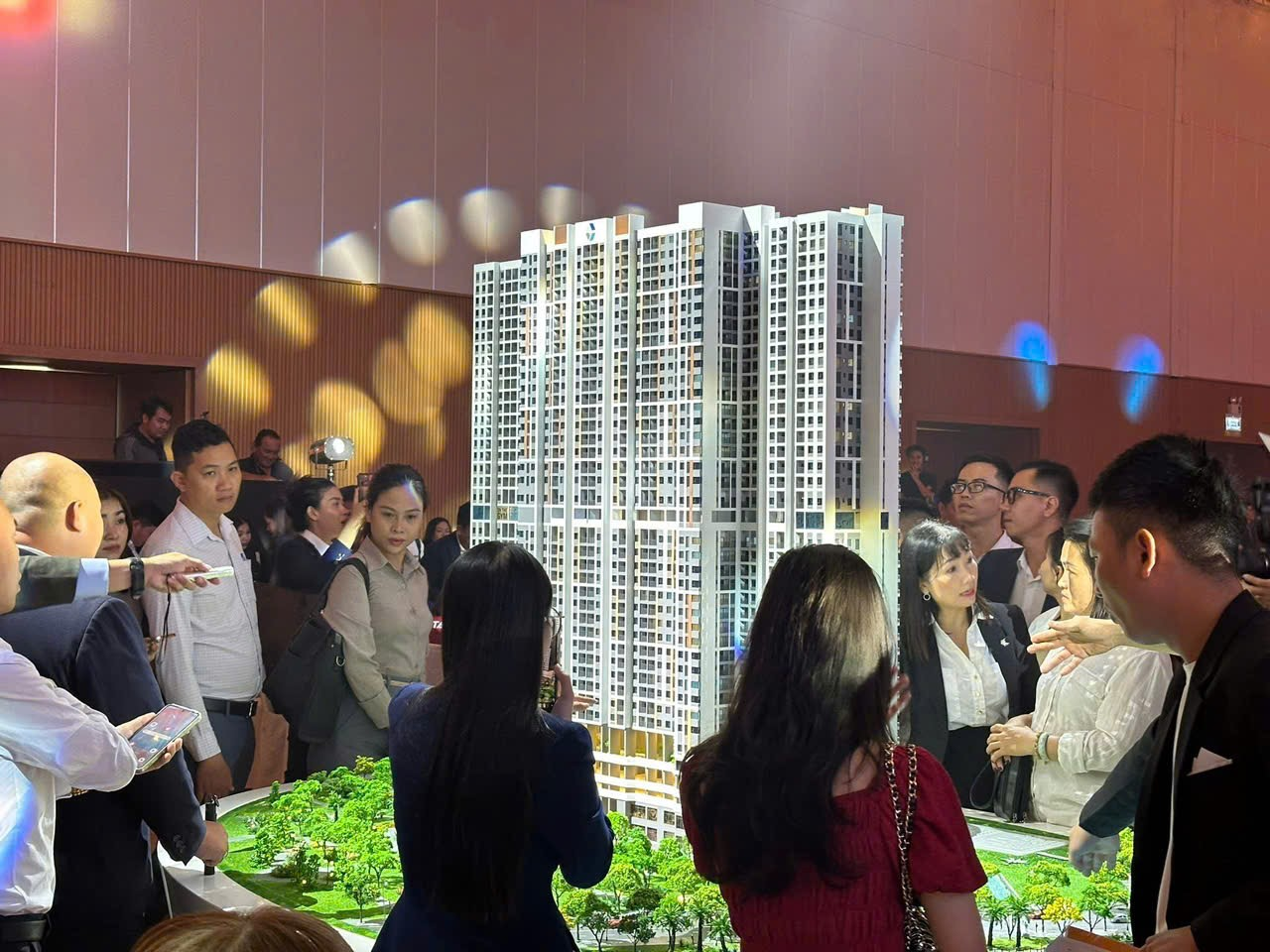 "Cửa nào" cho người trẻ muốn an cư ở Hà Nội?- Ảnh 2.