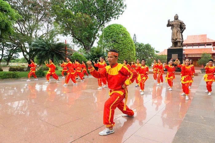 Rước Cúp Hoàng đế Quang Trung, tái hiện dấu ấn thiêng liêng của võ cổ truyền Bình Định- Ảnh 6.