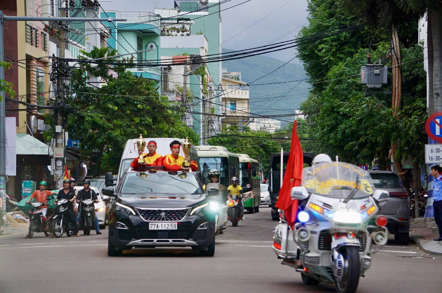 Rước Cúp Hoàng đế Quang Trung, tái hiện dấu ấn thiêng liêng của võ cổ truyền Bình Định- Ảnh 9.