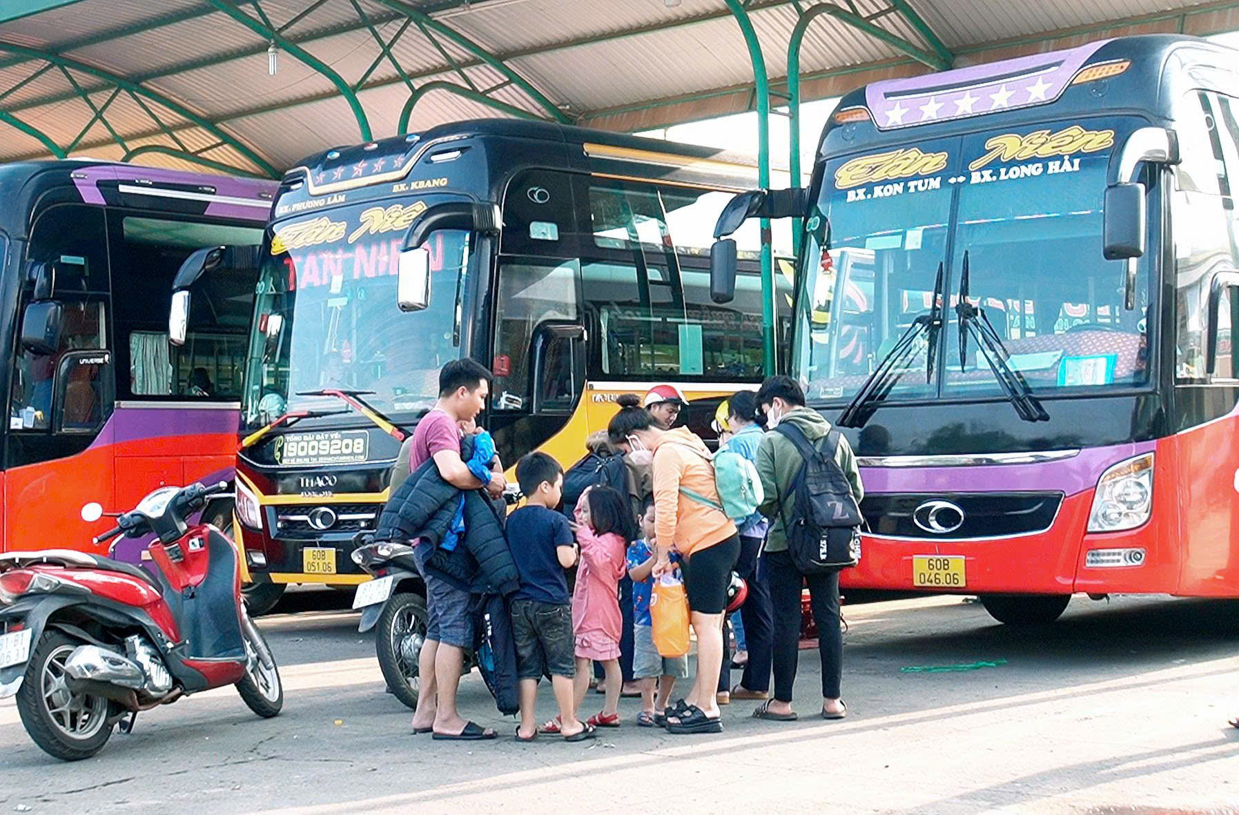 Nhiều nhà xe đầu tư vào tuyến cố định Quy Nhơn - Pleiku khi vận hành tỉnh Gia Lai mới- Ảnh 1.