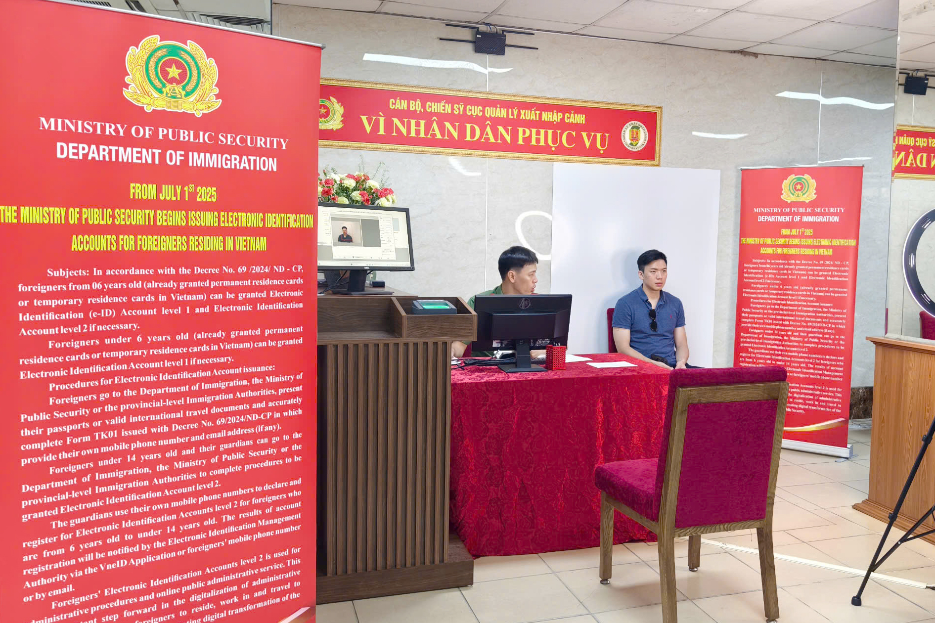 Bắt đầu cao điểm 50 ngày cấp định danh điện tử mức 2 cho người nước ngoài- Ảnh 1.