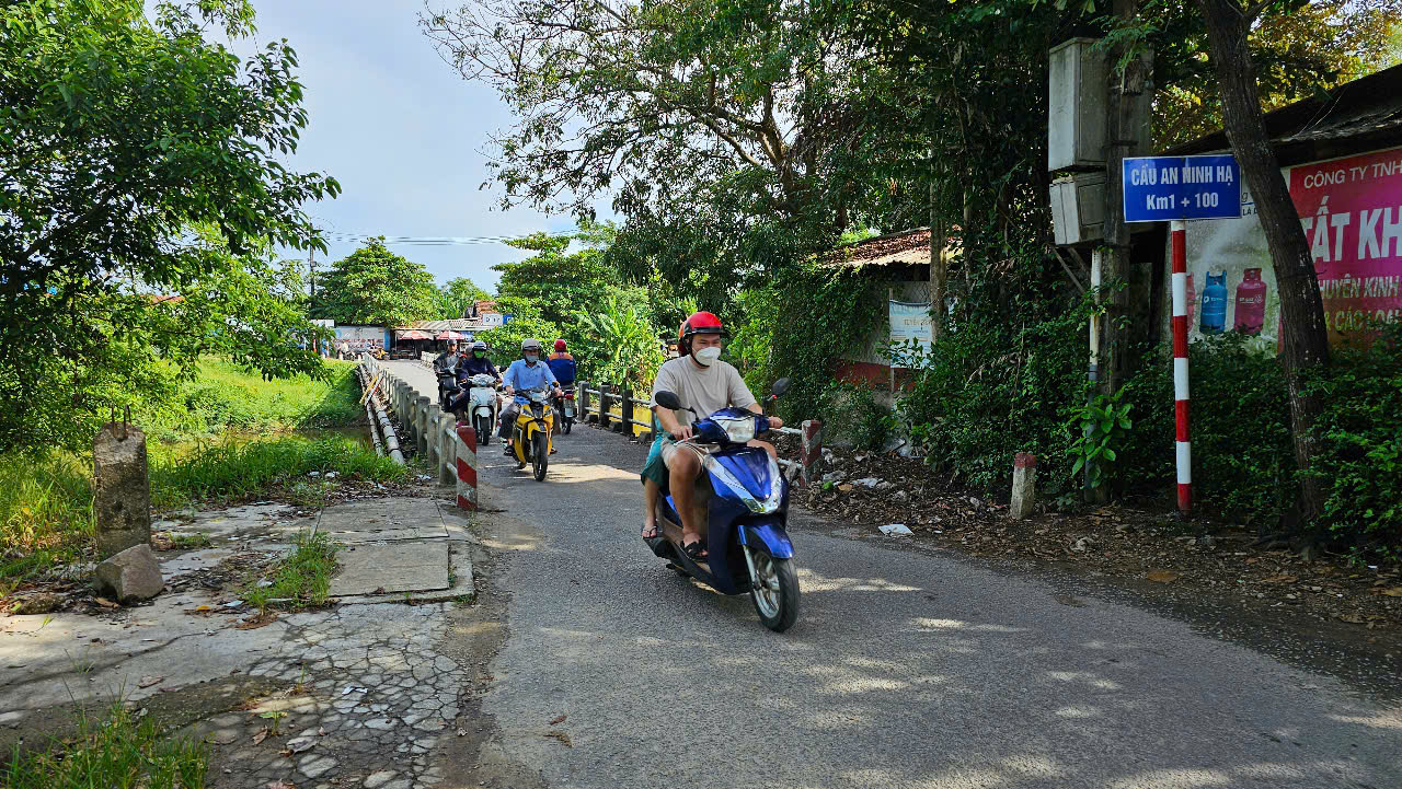 Huế: Đầu tư hơn 100 tỷ đồng mở rộng đường Nguyễn Hoàng- Ảnh 1.