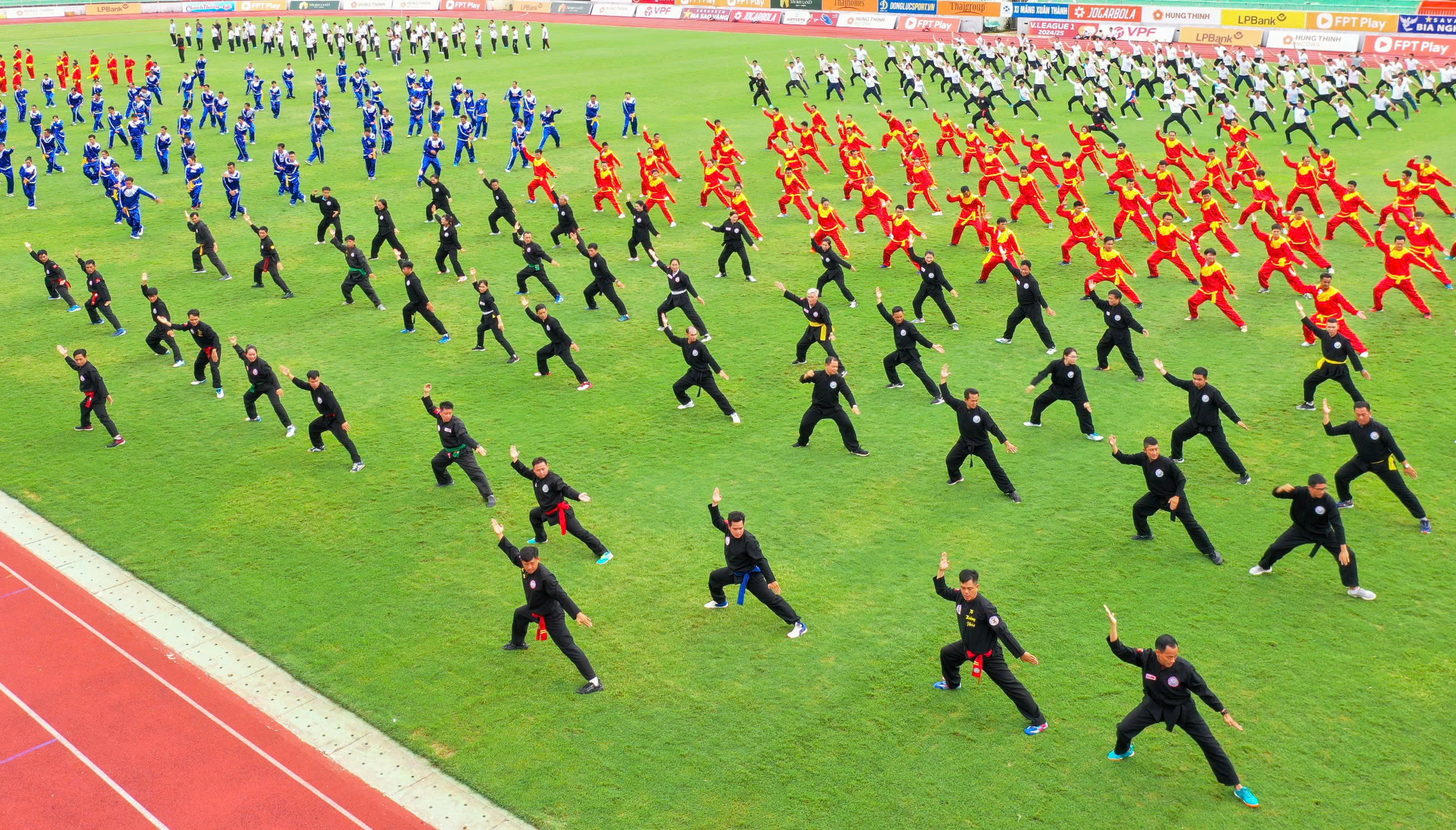 Rước Cúp Hoàng đế Quang Trung, tái hiện dấu ấn thiêng liêng của võ cổ truyền Bình Định- Ảnh 8.