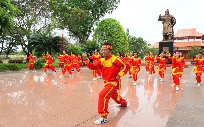 Rước Cúp Hoàng đế Quang Trung, tái hiện dấu ấn thiêng liêng của võ cổ truyền Bình Định