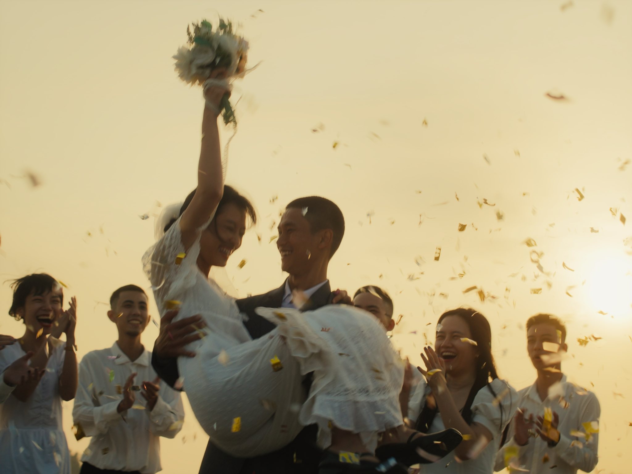 Đạo diễn phim "Đàn cá gỗ" nói gì về ồn ào PR lố?- Ảnh 1.