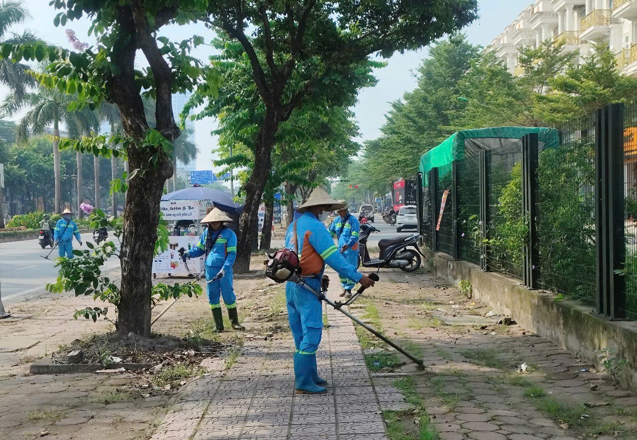 Hà Nội đồng loạt chỉnh trang đô thị hướng tới Lễ kỷ niệm 80 năm Quốc khánh 2/9- Ảnh 2.