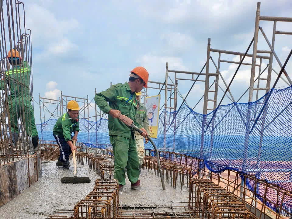 Cất nóc tháp kiểm soát không lưu sân bay Long Thành cao 123m- Ảnh 5.