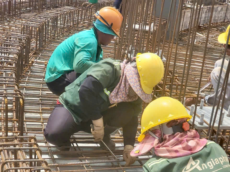 Cất nóc tháp kiểm soát không lưu sân bay Long Thành cao 123m- Ảnh 2.
