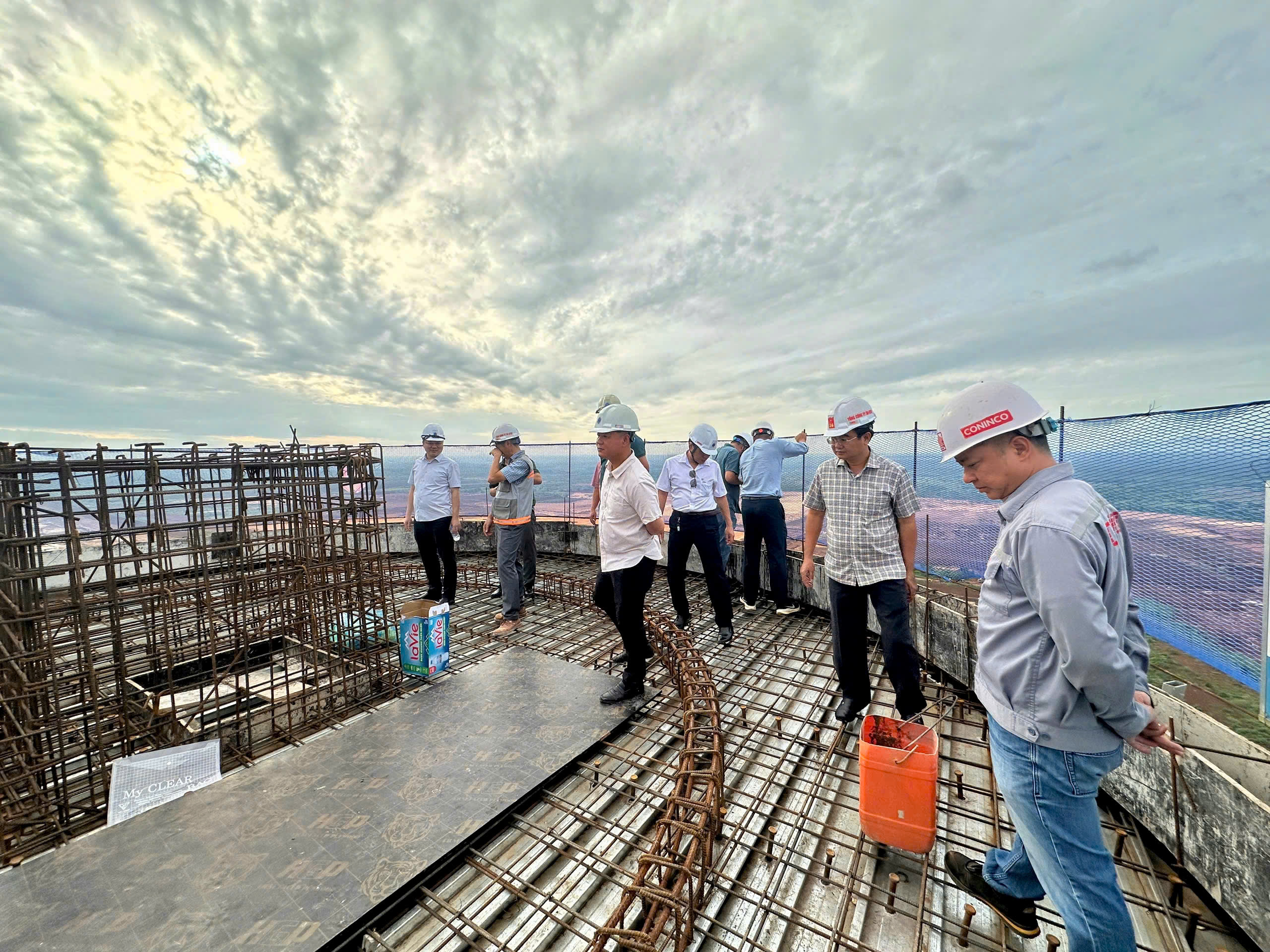 Cất nóc tháp kiểm soát không lưu sân bay Long Thành cao 123m- Ảnh 7.