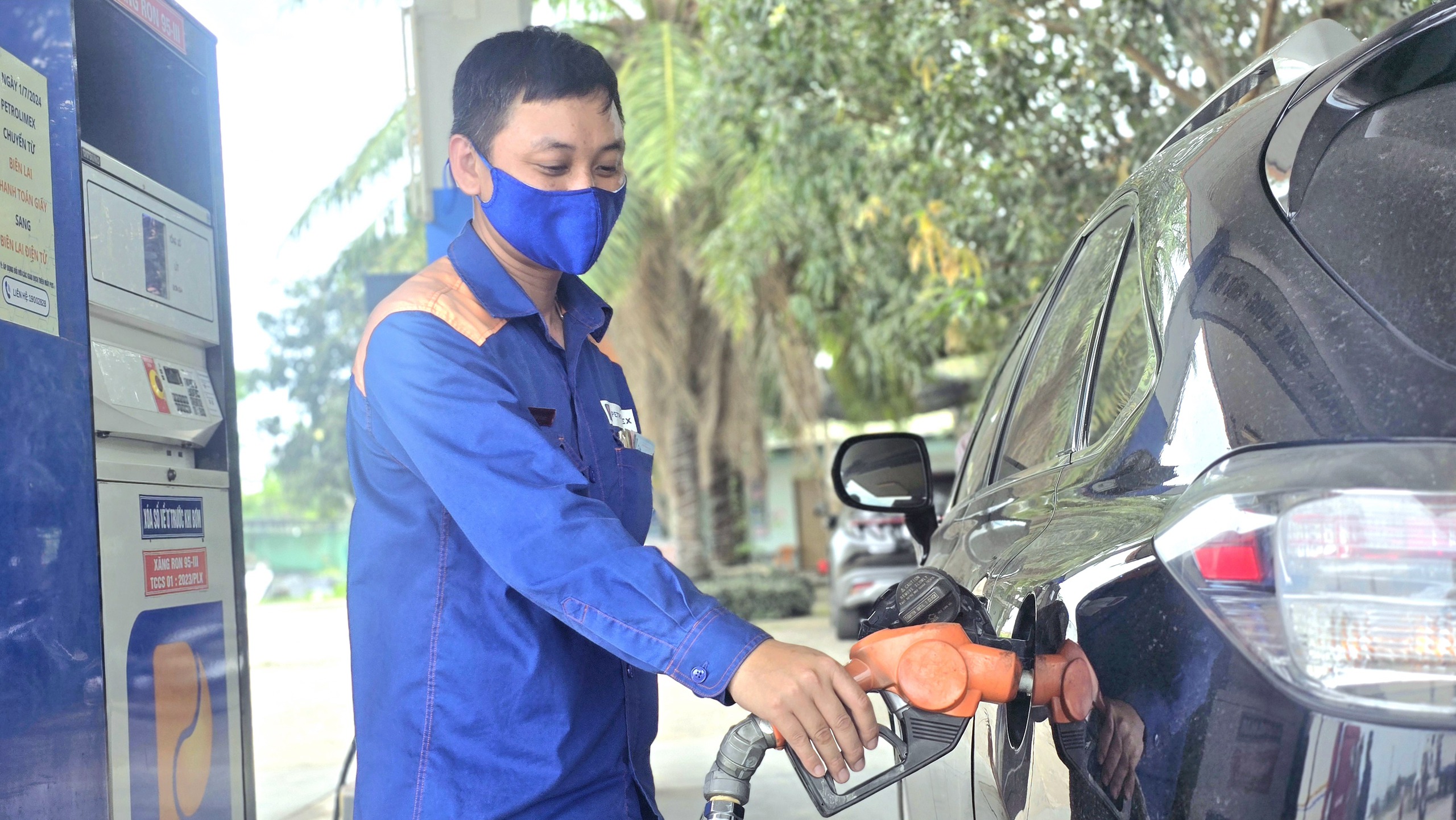 Đề xuất giảm 50% thuế bảo vệ môi trường với xăng hết năm 2026- Ảnh 1. Đề xuất giảm 50% thuế bảo vệ môi trường với xăng hết năm 2026- Ảnh 1.