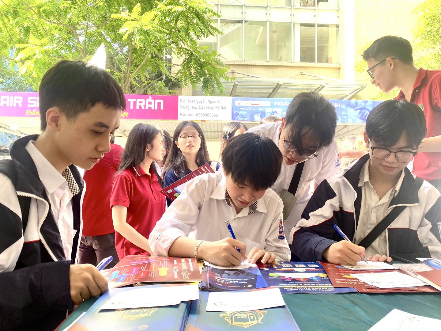 Phổ điểm đẹp: Trường top đầu vẫn “kén chọn” khắt khe- Ảnh 2. Phổ điểm đẹp: Trường top đầu vẫn “kén chọn” khắt khe- Ảnh 2.