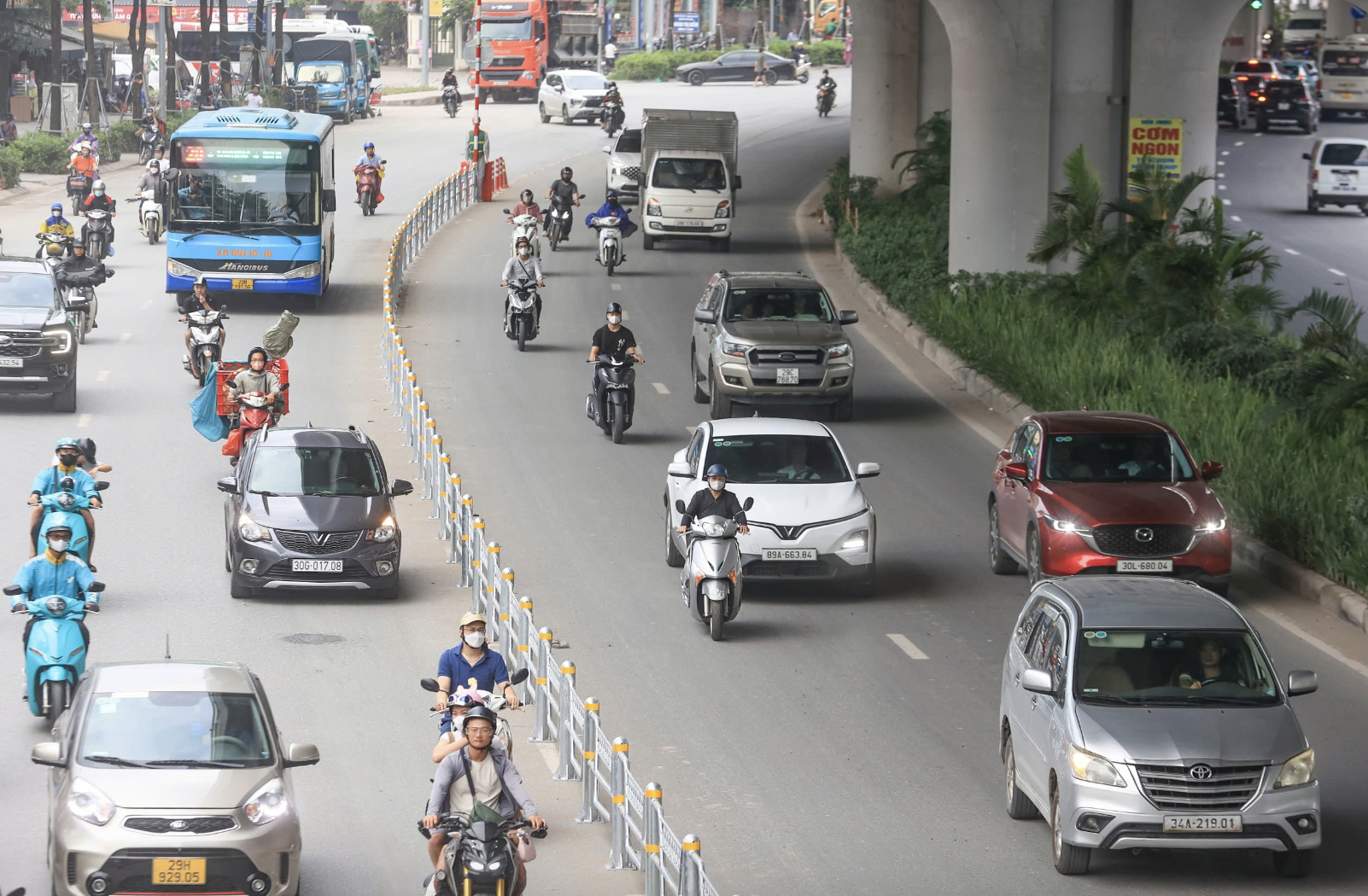 Bộ Xây dựng yêu cầu tăng cường đảm bảo TTATGT đường bộ sau sáp nhập đơn vị hành chính- Ảnh 1. Bộ Xây dựng yêu cầu tăng cường đảm bảo TTATGT đường bộ sau sáp nhập đơn vị hành chính- Ảnh 1.