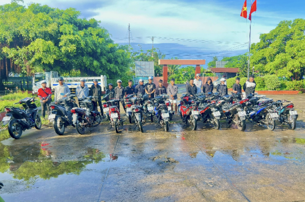 Vĩnh Long: Ngăn chặn nhóm thanh, thiếu niên tụ tập đua xe- Ảnh 1. Vĩnh Long: Ngăn chặn nhóm thanh, thiếu niên tụ tập đua xe- Ảnh 1.