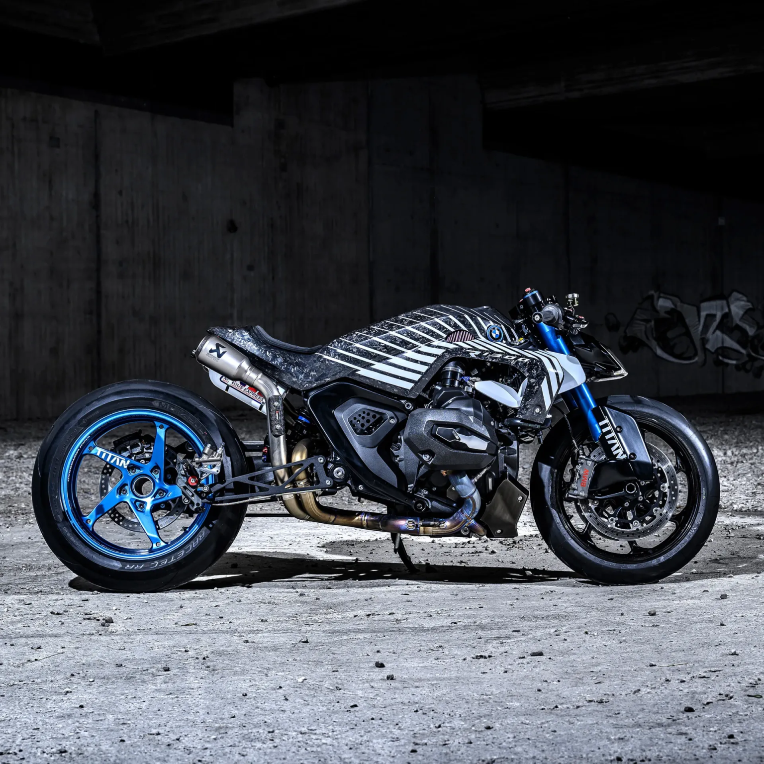 BMW ra mắt siêu mô tô độc đáo- Ảnh 1. BMW ra mắt siêu mô tô độc đáo- Ảnh 1.