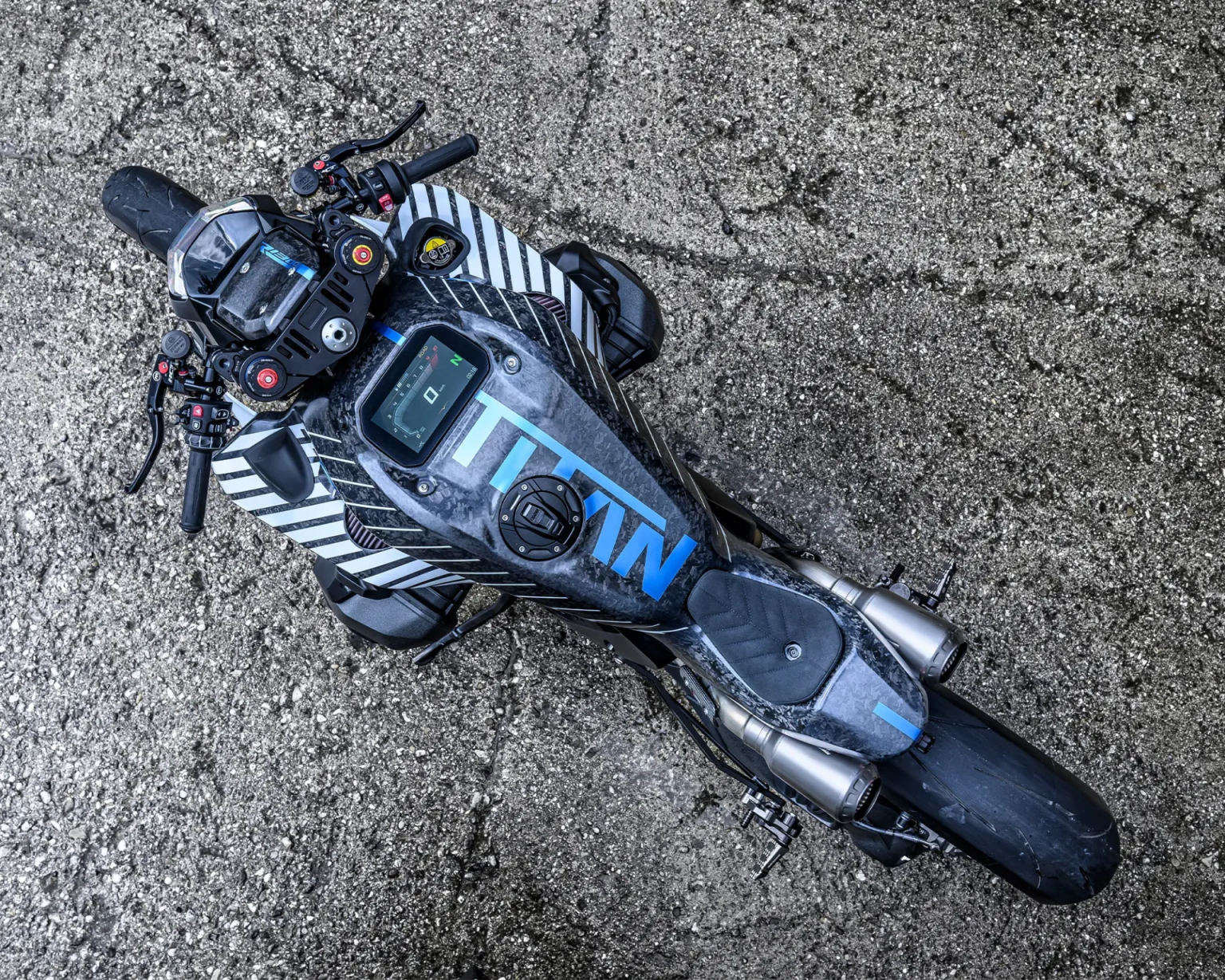 BMW ra mắt siêu mô tô độc đáo- Ảnh 3. BMW ra mắt siêu mô tô độc đáo- Ảnh 3.
