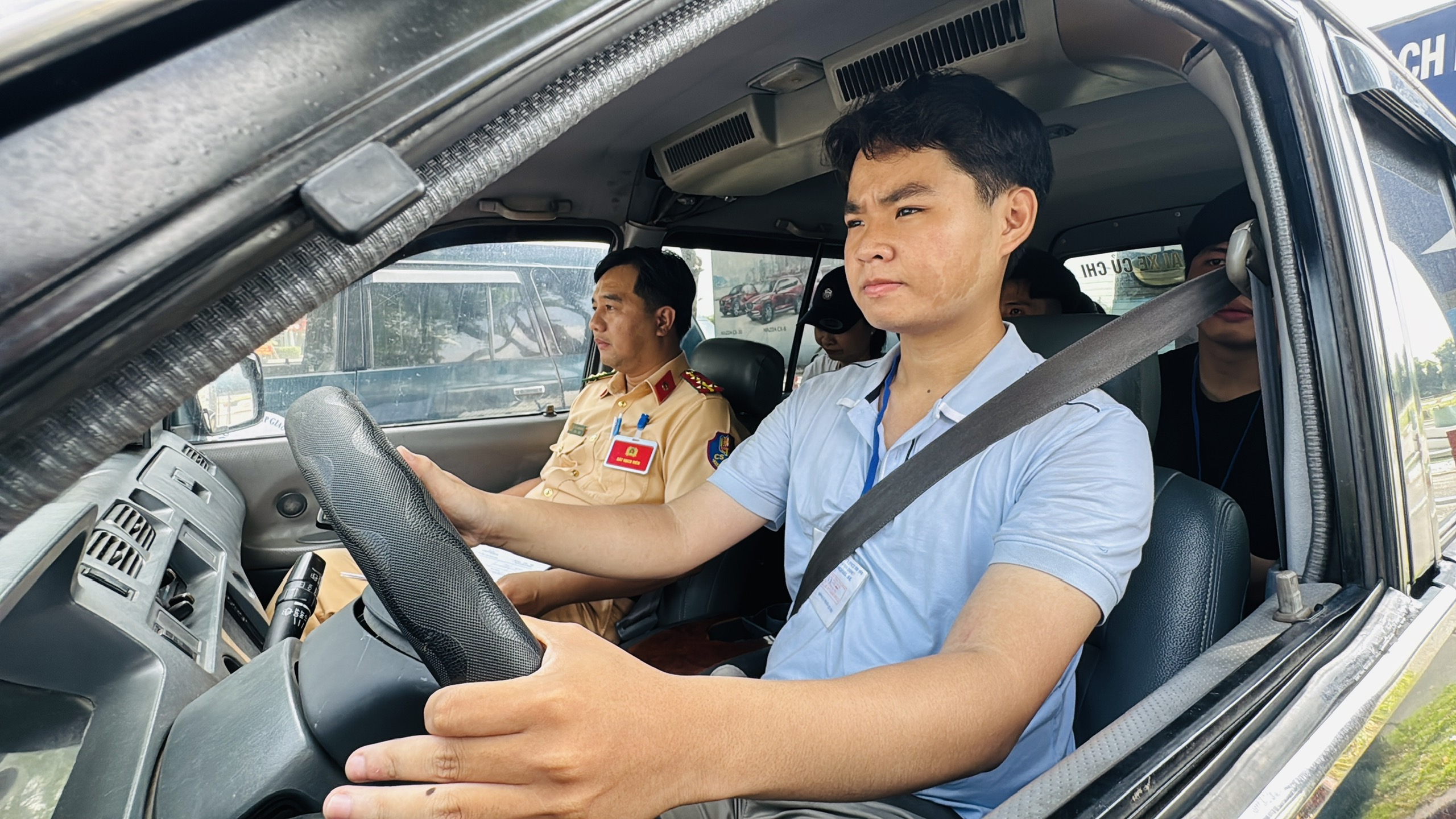 TP.HCM tăng tốc sát hạch cấp giấy phép lái xe, giải quyết 60.000 hồ sơ tồn đọng- Ảnh 2. TP.HCM tăng tốc sát hạch cấp giấy phép lái xe, giải quyết 60.000 hồ sơ tồn đọng- Ảnh 2.