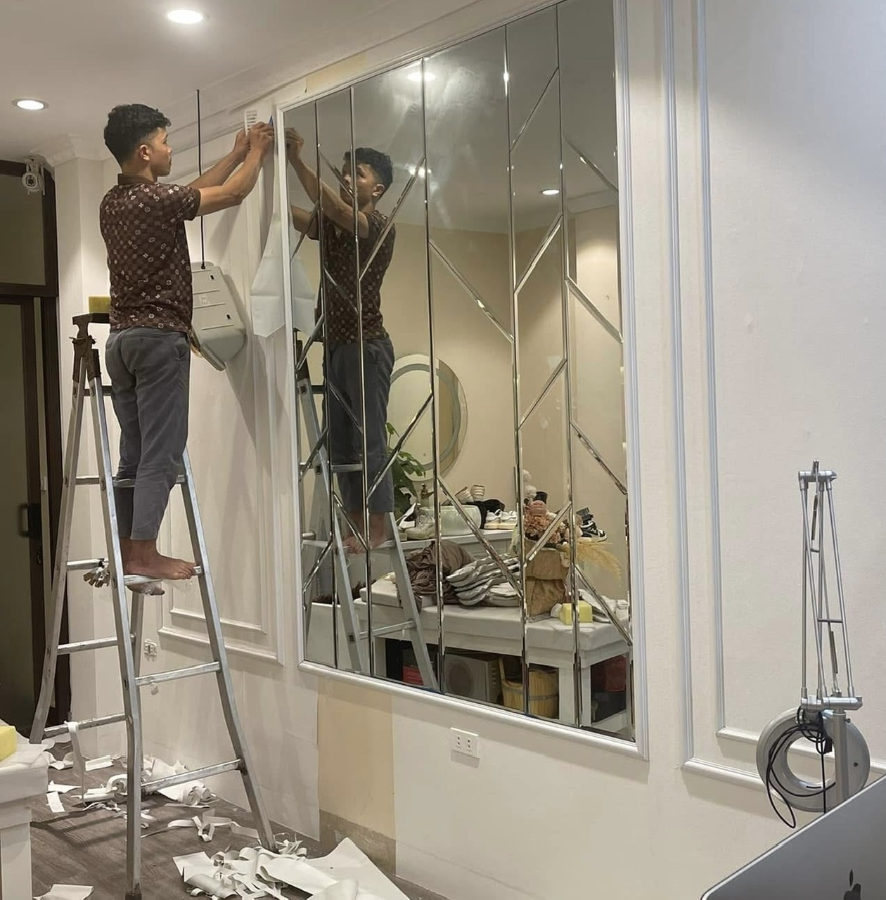 Giấy dán tường: Giải pháp trang trí linh hoạt, tiết kiệm và phù hợp với khí hậu Việt Nam- Ảnh 2. Giấy dán tường: Giải pháp trang trí linh hoạt, tiết kiệm và phù hợp với khí hậu Việt Nam- Ảnh 2.