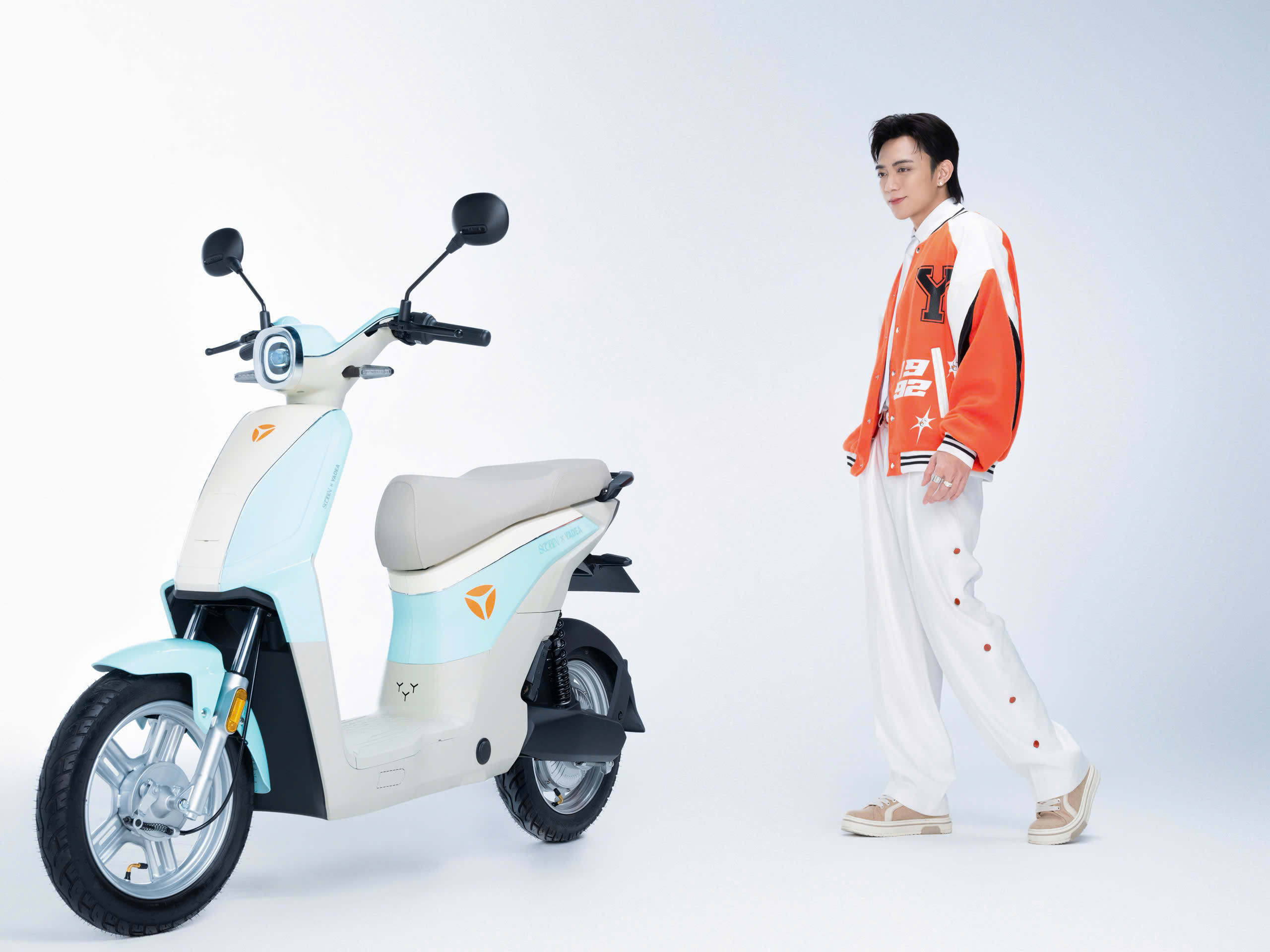 Yadea tung loạt ưu đãi để bắt sóng chuyển xe máy xăng sang điện- Ảnh 2. Yadea tung loạt ưu đãi để bắt sóng chuyển xe máy xăng sang điện- Ảnh 2.