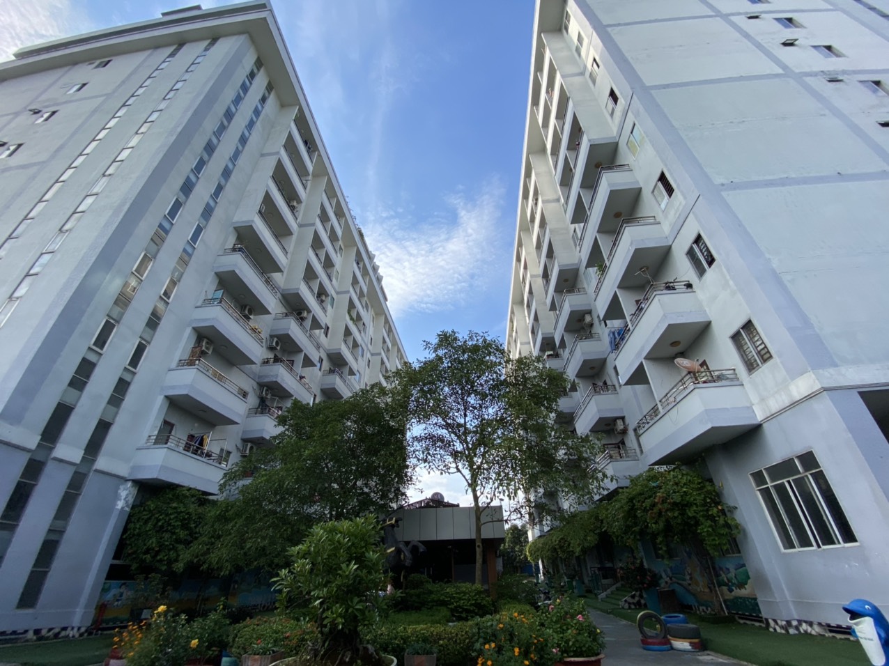 TP.HCM kiến nghị cơ chế giải quyết tình trạng mua chung cư nhiều năm không sổ hồng- Ảnh 2. TP.HCM kiến nghị cơ chế giải quyết tình trạng mua chung cư nhiều năm không sổ hồng- Ảnh 2.