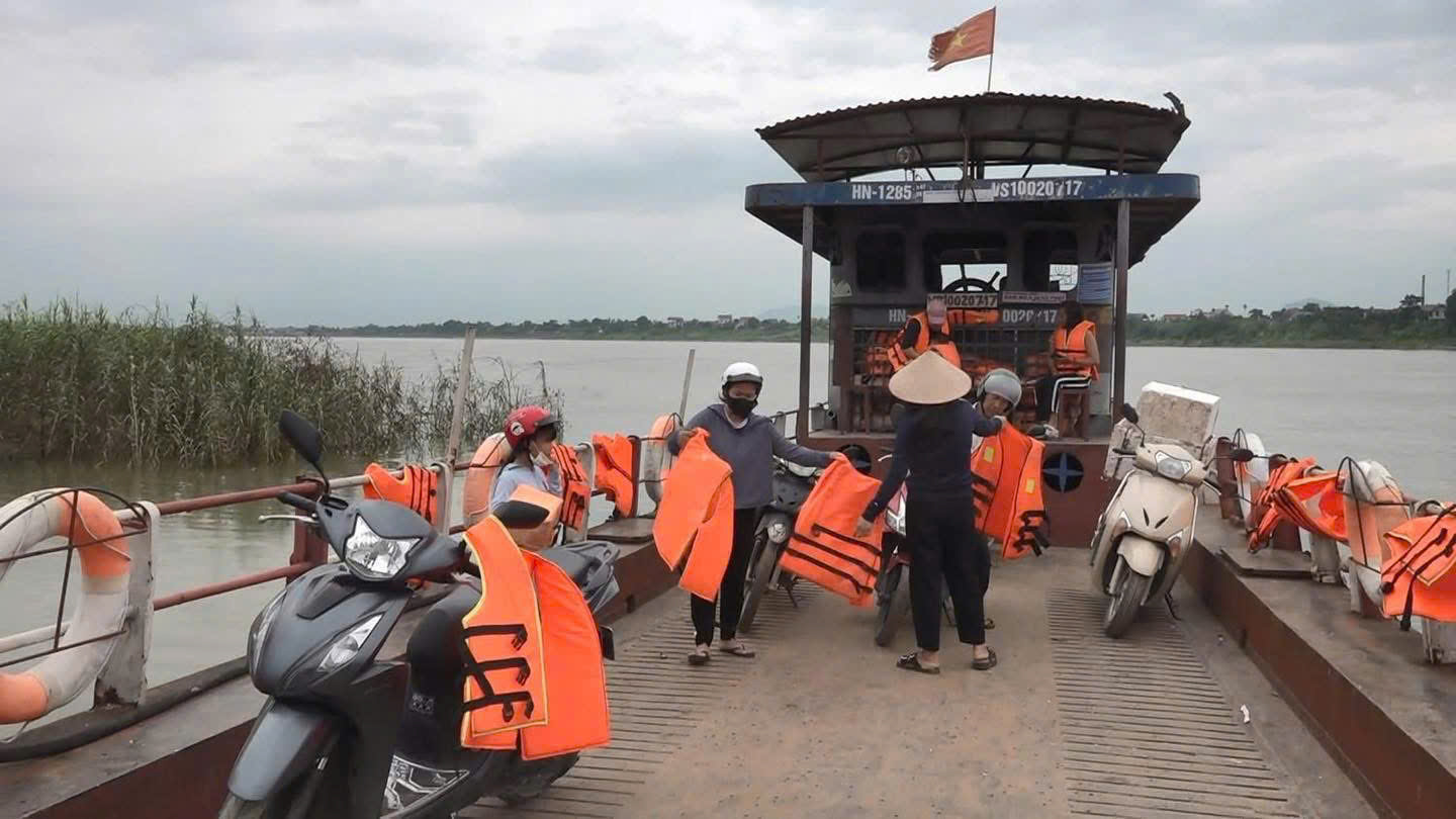 Hà Nội: Chính quyền hành động, người dân chủ động ứng phó bão số 3- Ảnh 12. Hà Nội: Chính quyền hành động, người dân chủ động ứng phó bão số 3- Ảnh 12.