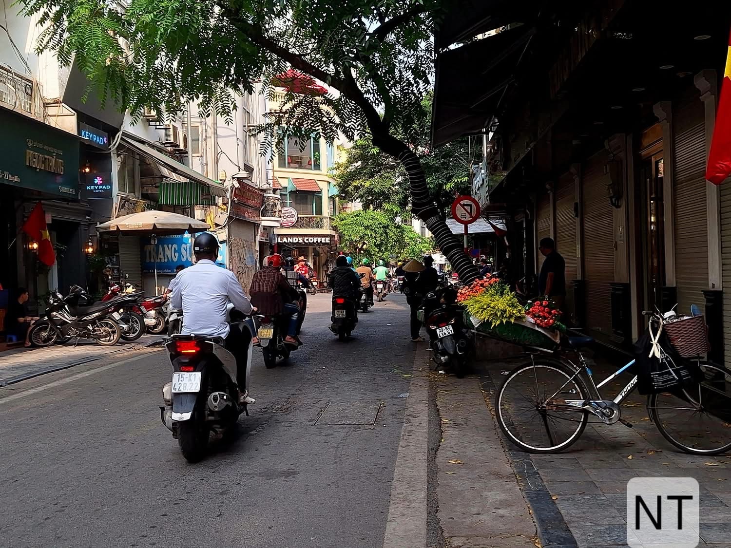 Hà Nội: Chính quyền hành động, người dân chủ động ứng phó bão số 3- Ảnh 3. Hà Nội: Chính quyền hành động, người dân chủ động ứng phó bão số 3- Ảnh 3.