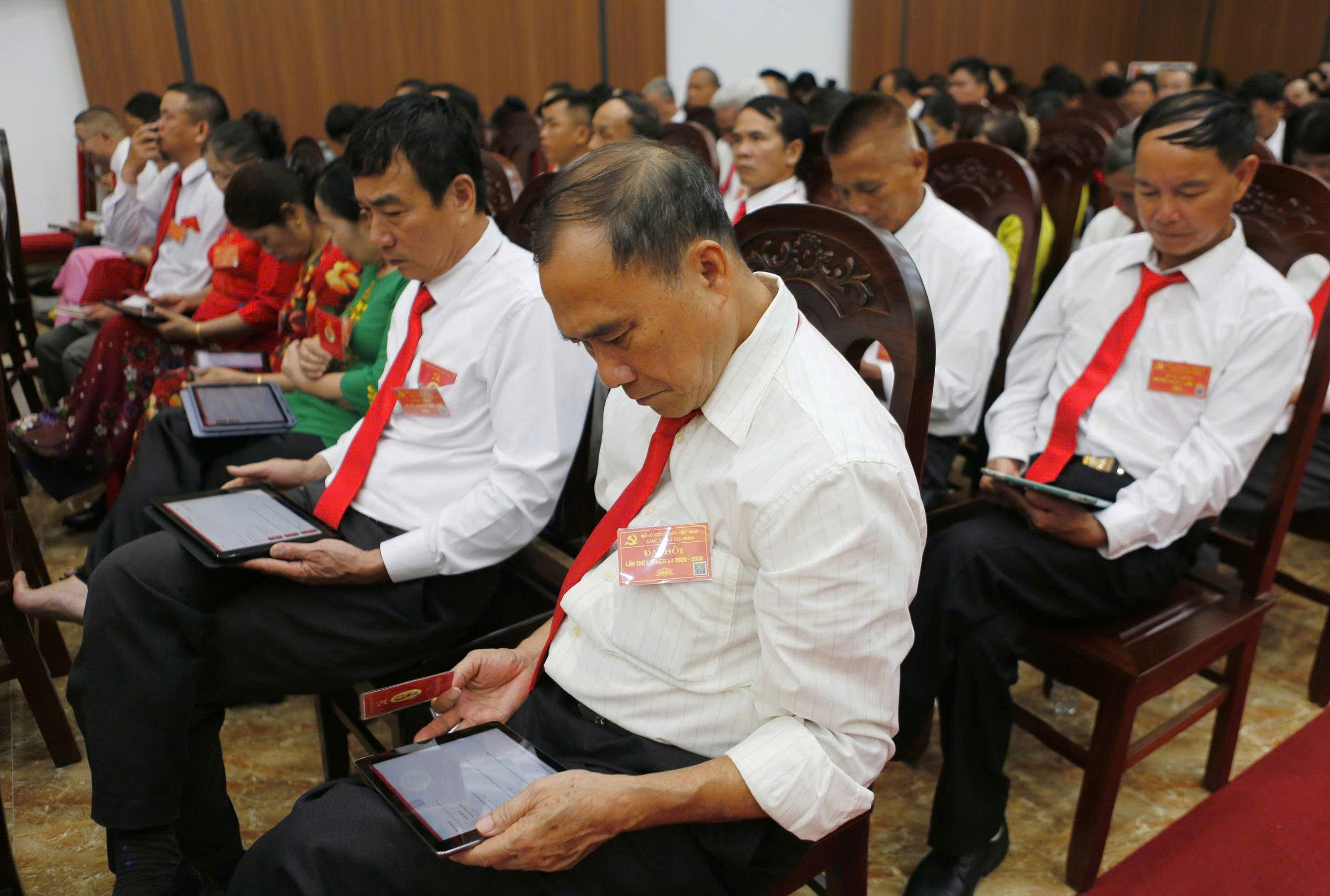 Đại hội điểm cơ sở đầu tiên ở Lào Cai diễn ra theo hình thức "đại hội số"- Ảnh 4. Đại hội điểm cơ sở đầu tiên ở Lào Cai diễn ra theo hình thức "đại hội số"- Ảnh 4.