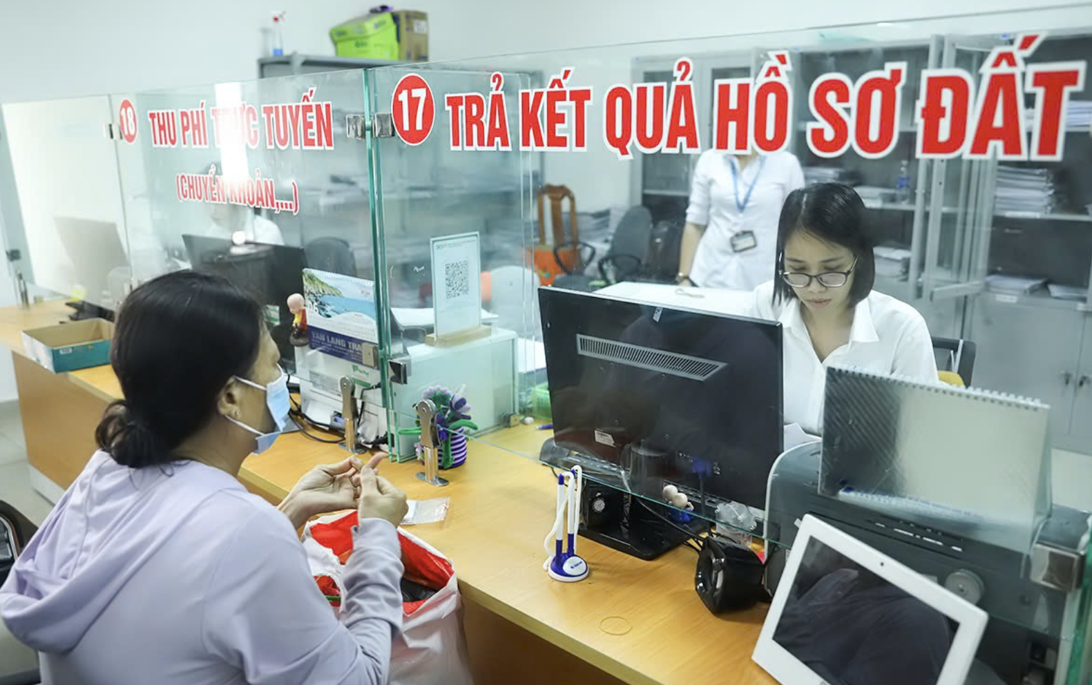 Đồng Nai: Rà soát toàn diện thủ tục hành chính, xin lỗi người dân nếu trễ hẹn- Ảnh 3. Đồng Nai: Rà soát toàn diện thủ tục hành chính, xin lỗi người dân nếu trễ hẹn- Ảnh 3.
