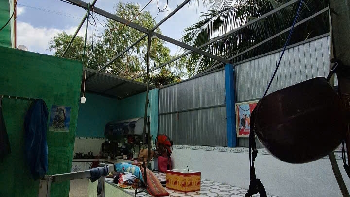 Mưa giông, lốc xoáy làm sập, tốc mái hàng chục căn nhà ở Cà Mau và Tây Ninh- Ảnh 1. Mưa giông, lốc xoáy làm sập, tốc mái hàng chục căn nhà ở Cà Mau và Tây Ninh- Ảnh 1.