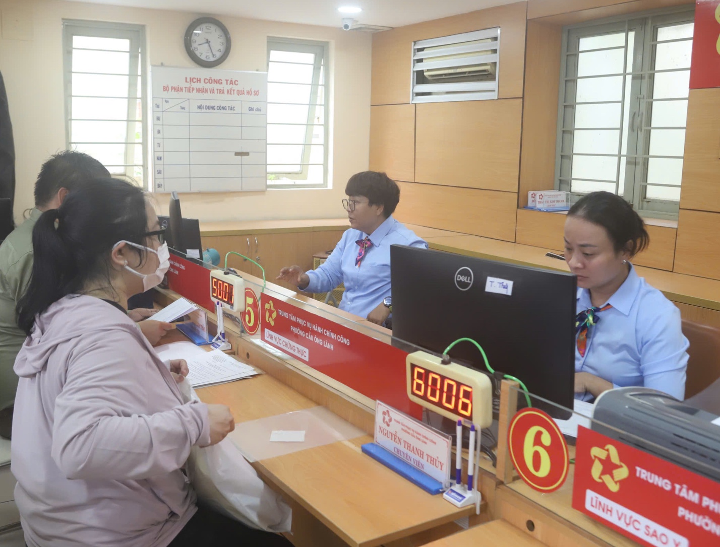Thống nhất, đồng bộ trong công tác quản lý cán bộ, công chức- Ảnh 1. Thống nhất, đồng bộ trong công tác quản lý cán bộ, công chức- Ảnh 1.