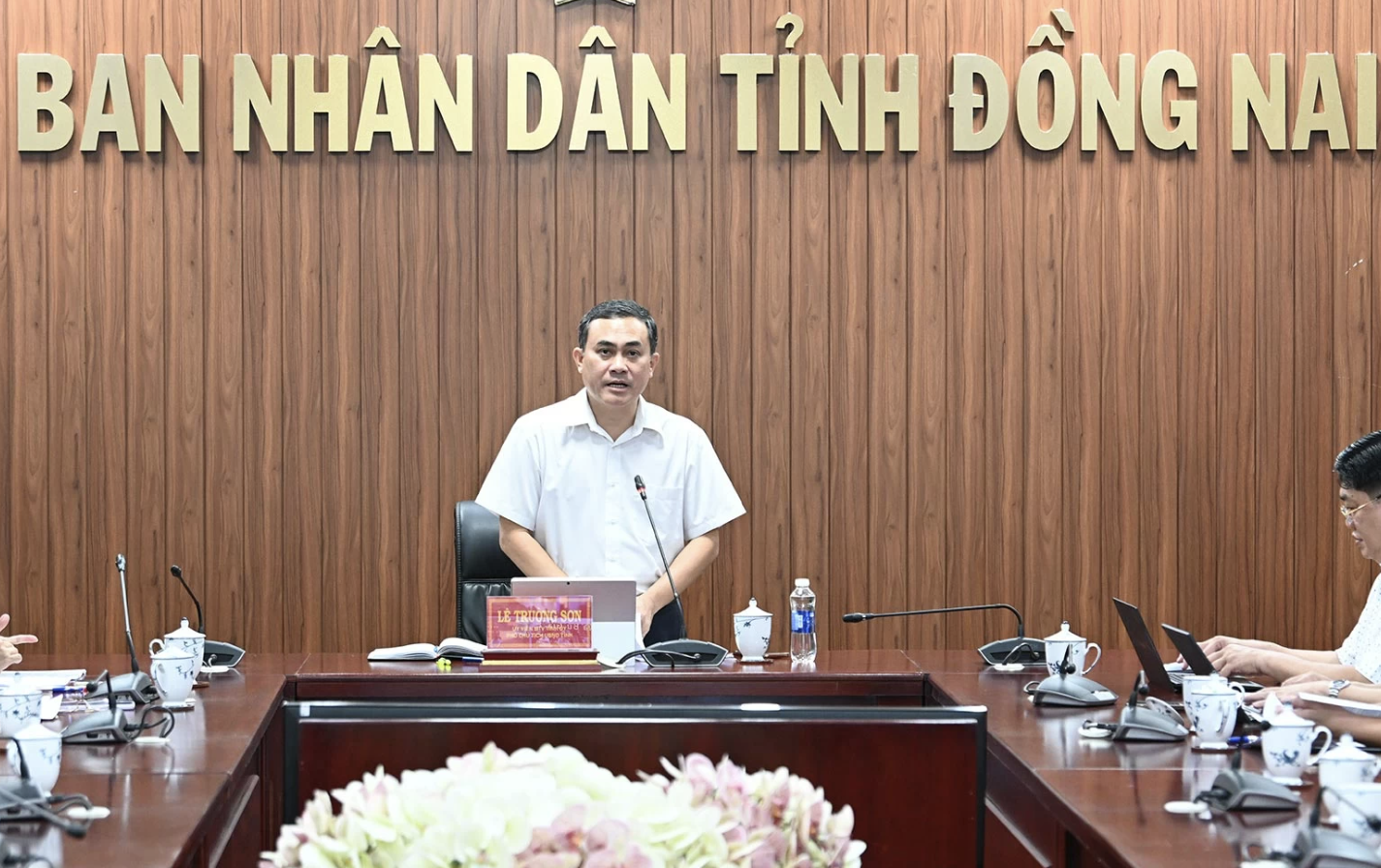 Đồng Nai: Rà soát toàn diện thủ tục hành chính, xin lỗi người dân nếu trễ hẹn- Ảnh 2. Đồng Nai: Rà soát toàn diện thủ tục hành chính, xin lỗi người dân nếu trễ hẹn- Ảnh 2.
