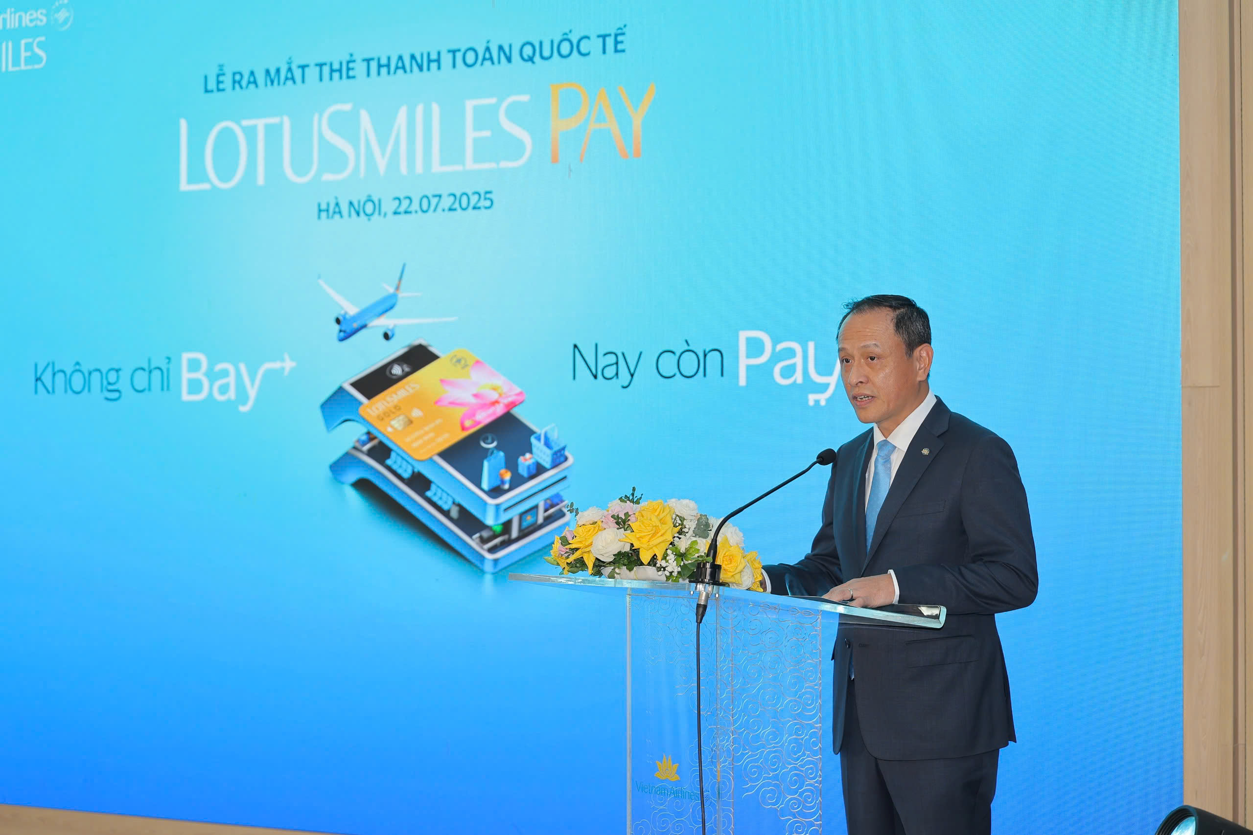 Vietnam Airlines ra mắt thẻ hội viên tích hợp thanh toán Lotusmiles Pay- Ảnh 2. Vietnam Airlines ra mắt thẻ hội viên tích hợp thanh toán Lotusmiles Pay- Ảnh 2.