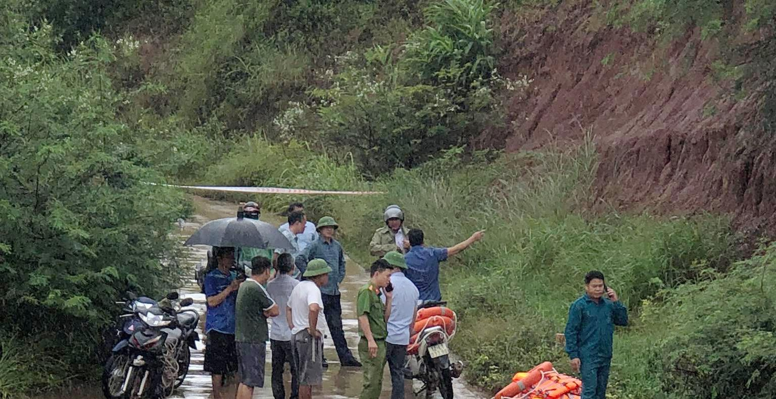 Xác minh thông tin 2 người đi xe máy qua ngầm tràn bị lũ cuốn ở Lạng Sơn- Ảnh 1. Xác minh thông tin 2 người đi xe máy qua ngầm tràn bị lũ cuốn ở Lạng Sơn- Ảnh 1.