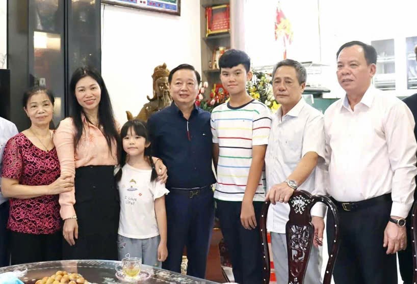Phó Thủ tướng Trần Hồng Hà thăm, tặng quà người có công tỉnh Đồng Nai dịp 27/7- Ảnh 3. Phó Thủ tướng Trần Hồng Hà thăm, tặng quà người có công tỉnh Đồng Nai dịp 27/7- Ảnh 3.
