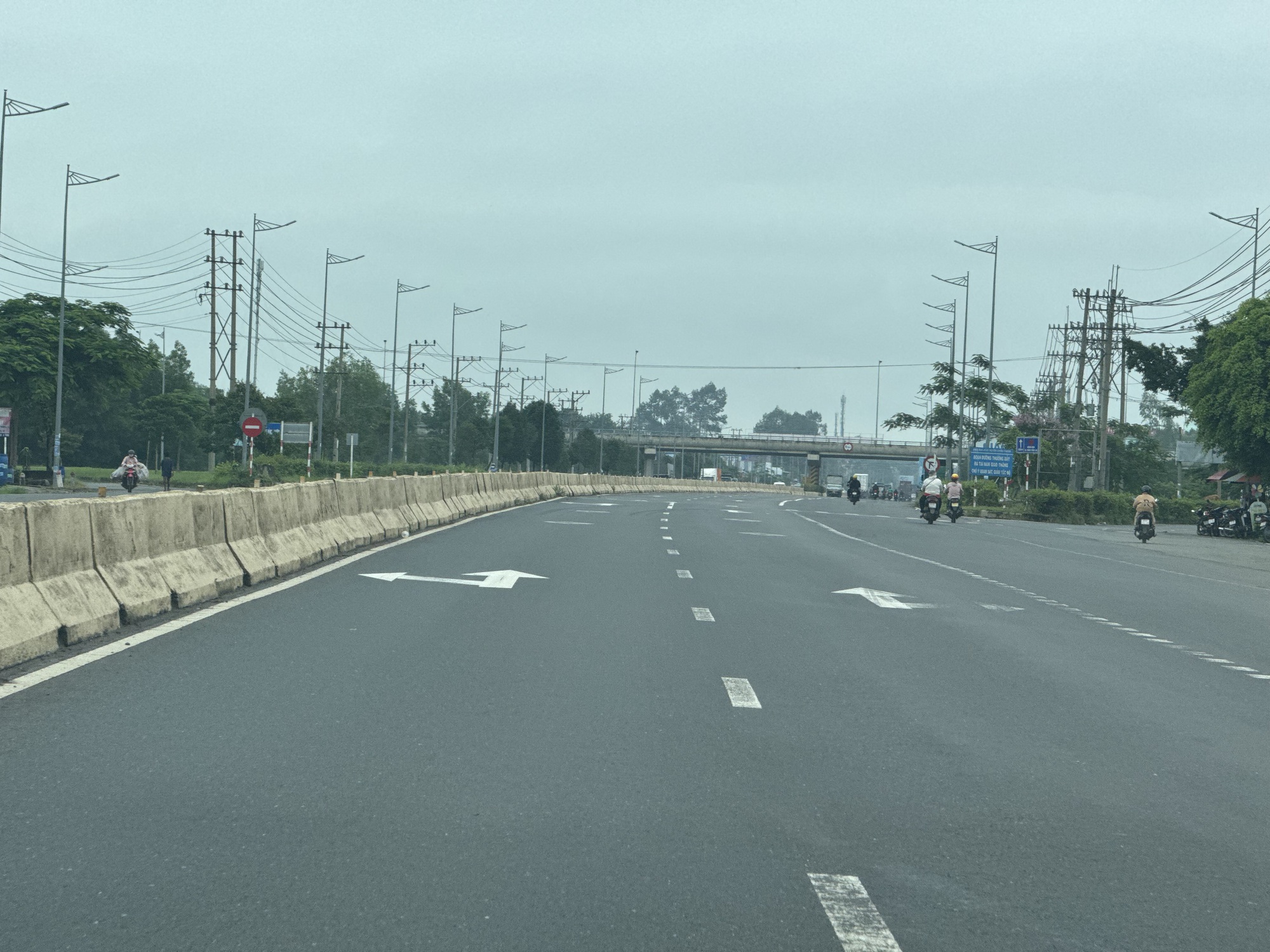 Đồng Nai phấn đấu bàn giao 70% mặt bằng cao tốc Gia Nghĩa - Chơn Thành trước 10/8- Ảnh 2. Đồng Nai phấn đấu bàn giao 70% mặt bằng cao tốc Gia Nghĩa - Chơn Thành trước 10/8- Ảnh 2.