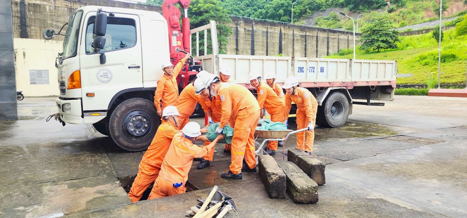 Thủy điện Khe Bố đảm bảo an toàn hồ chứa và khu vực hạ du trong mưa lũ lớn- Ảnh 3. Thủy điện Khe Bố đảm bảo an toàn hồ chứa và khu vực hạ du trong mưa lũ lớn- Ảnh 3.