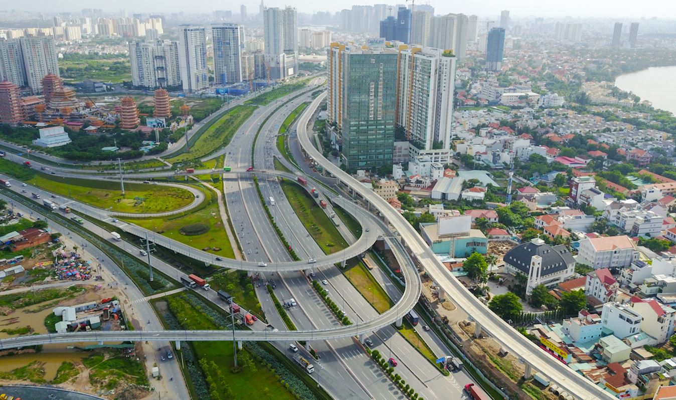 Vietnam’s construction sector accelerates toward 3.000-km expressway goal by 2025- Ảnh 2. Vietnam’s construction sector accelerates toward 3.000-km expressway goal by 2025- Ảnh 2.