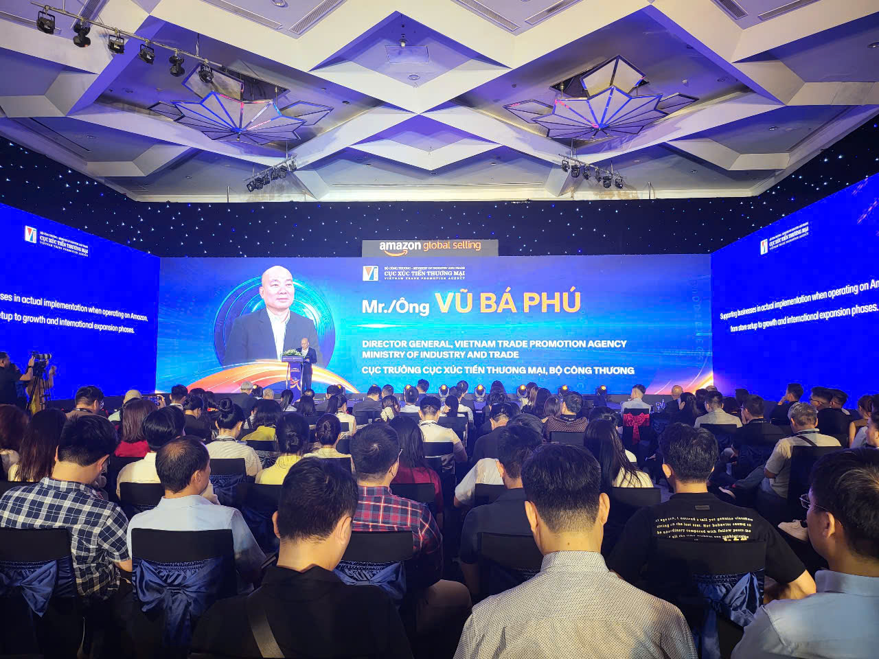 Hàng Việt chinh phục thế giới: Không chỉ bán hàng mà còn là nghệ thuật kể chuyện- Ảnh 1. Hàng Việt chinh phục thế giới: Không chỉ bán hàng mà còn là nghệ thuật kể chuyện- Ảnh 1.